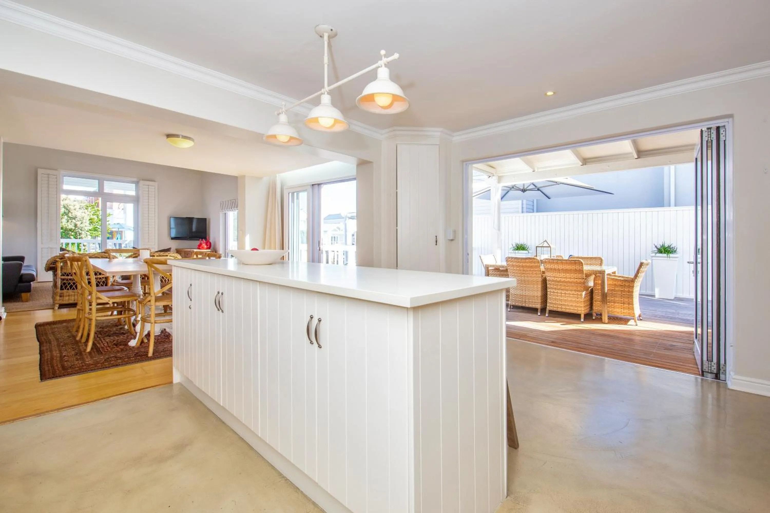 Kitchen or kitchenette in Thesen Island Holiday House