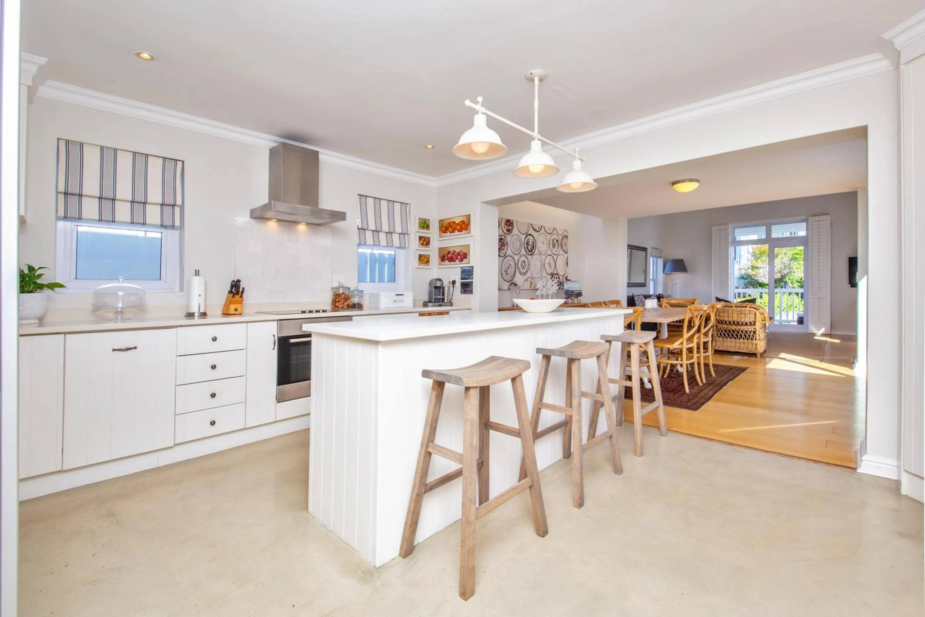 Kitchen or kitchenette in Thesen Island Holiday House