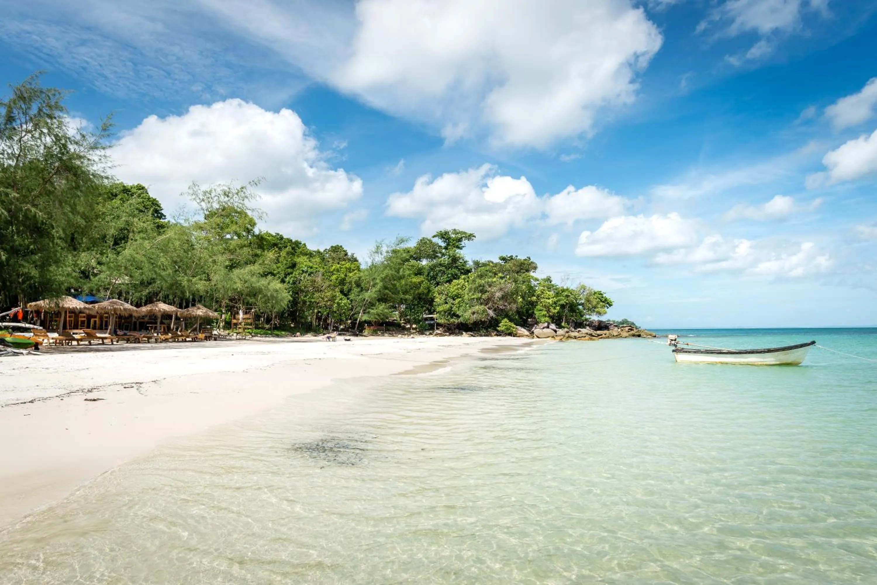 Beach in White Beach Bungalows