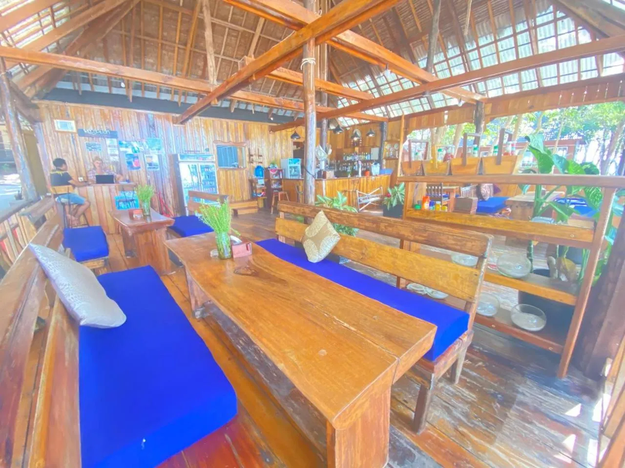 Restaurant/places to eat in White Beach Bungalows