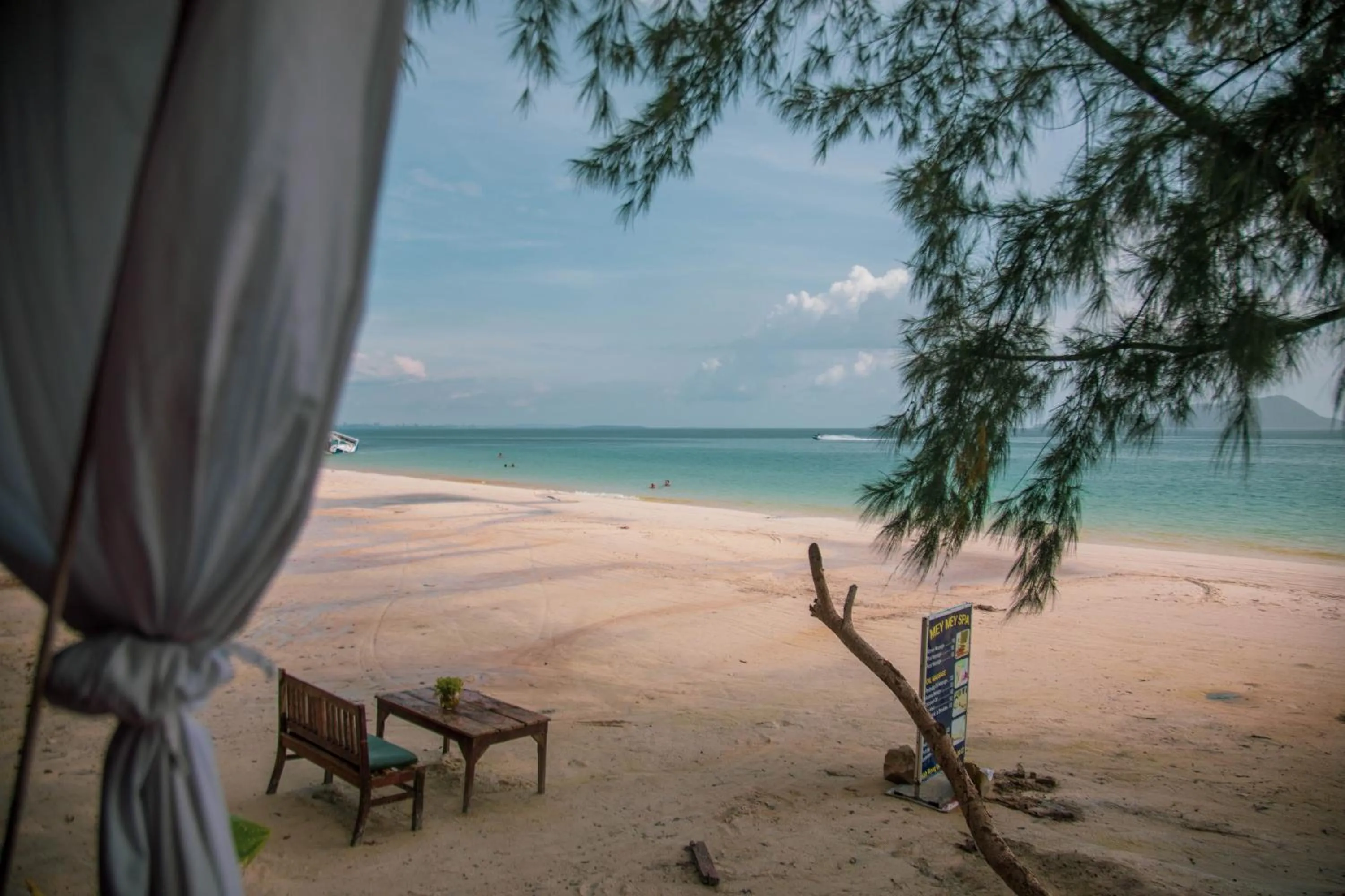 Beach in White Beach Bungalows