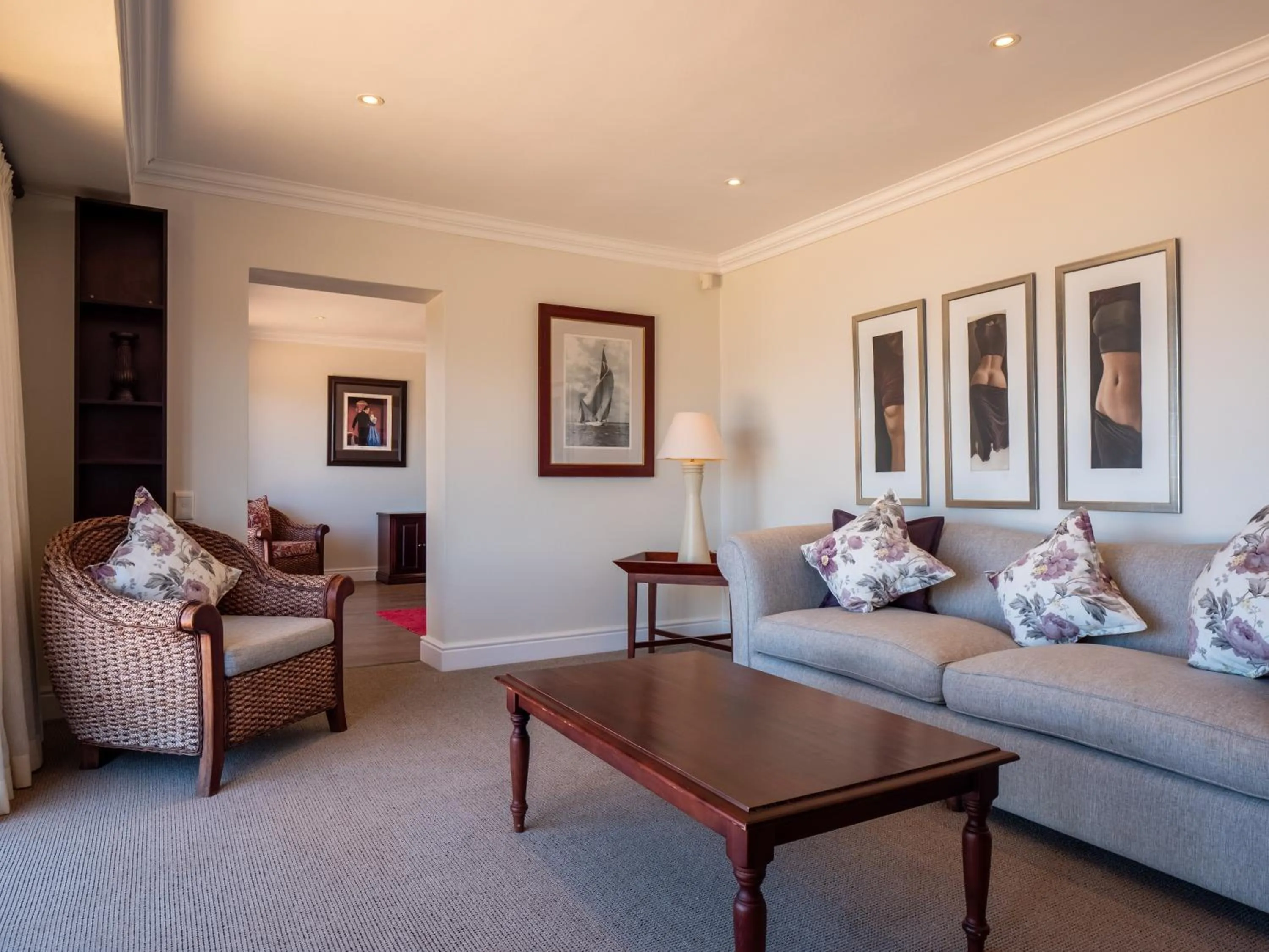 Living room in La Vista Lodge