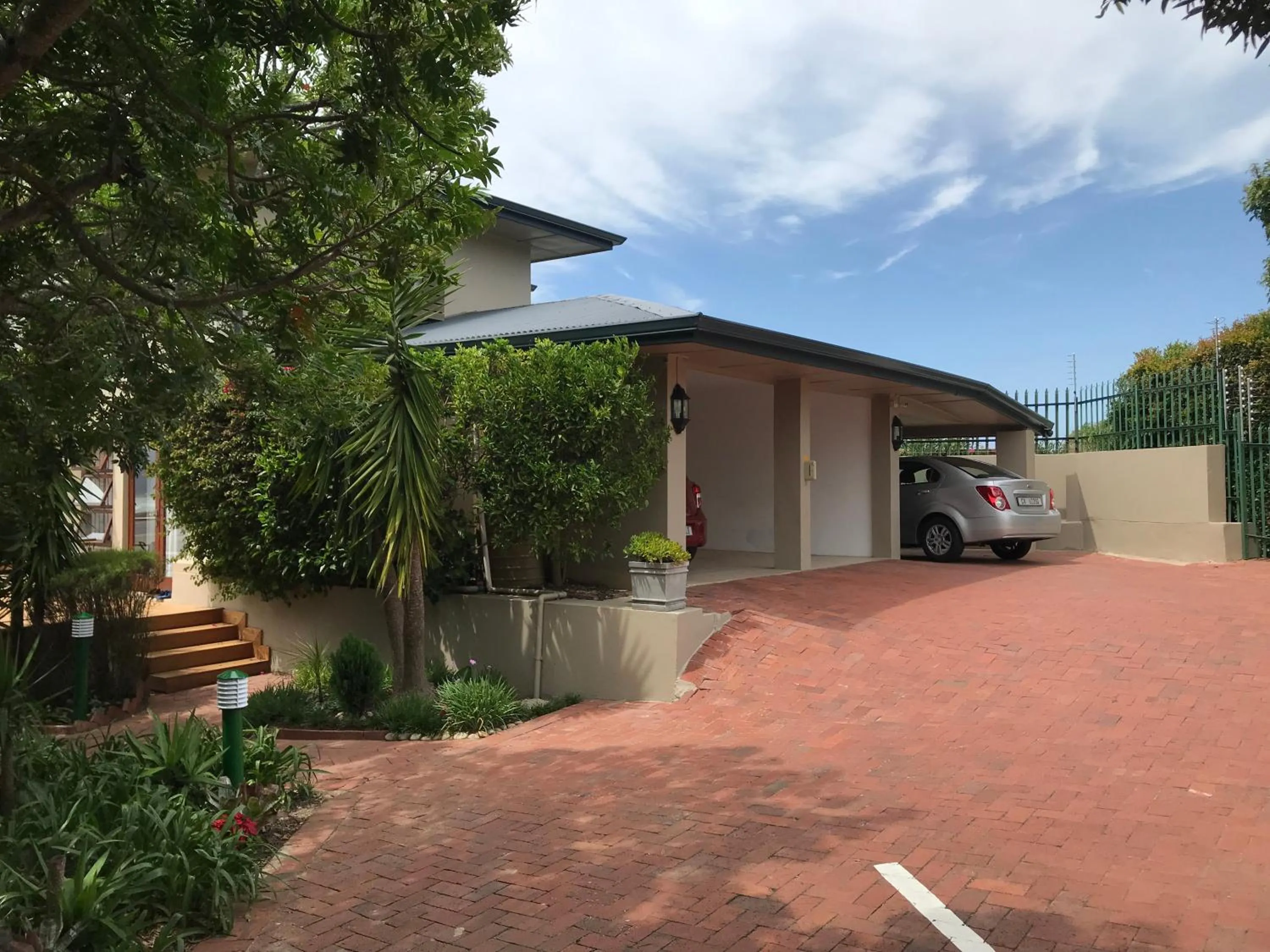 Parking in La Vista Lodge