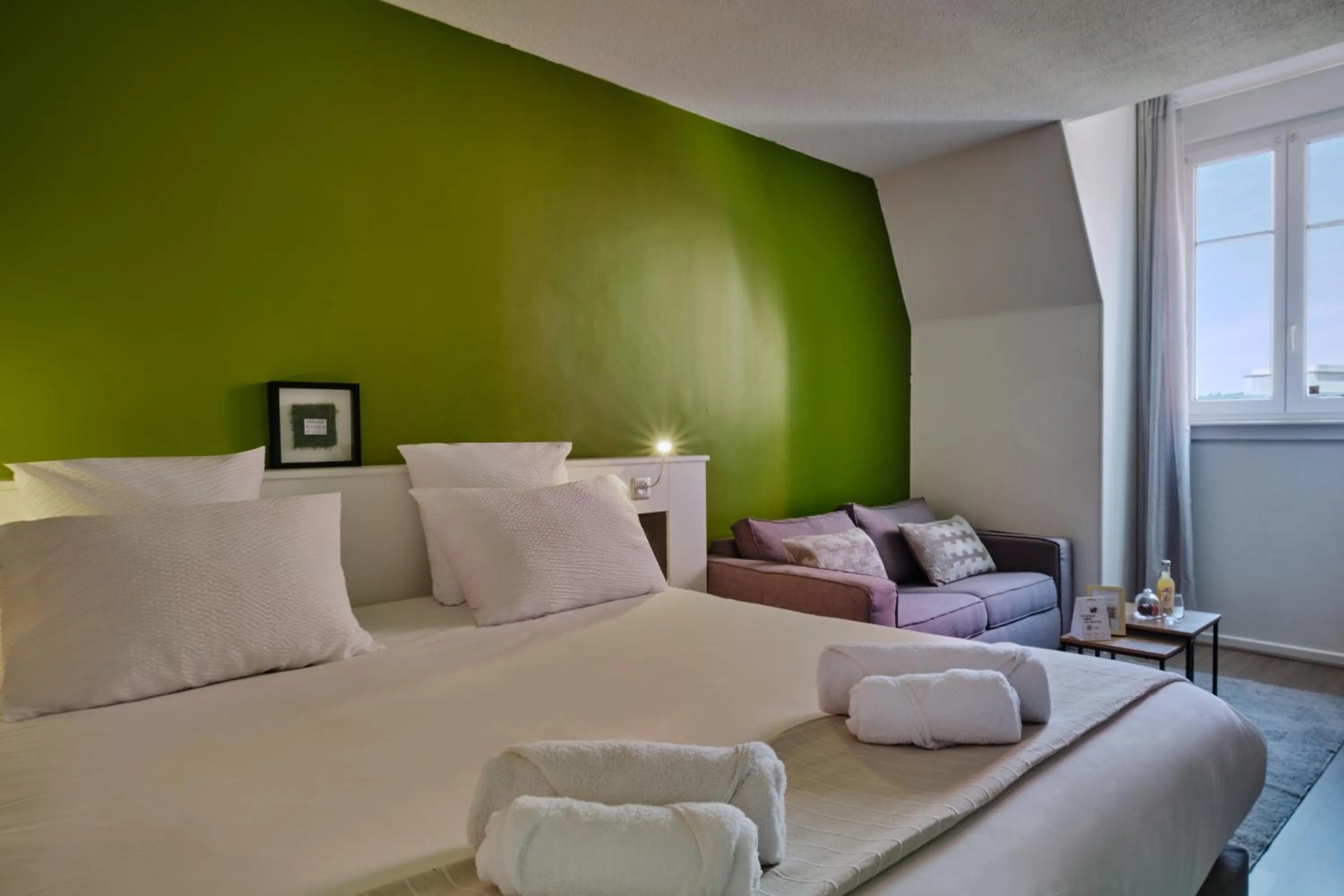 Bedroom, Bed in The Originals City, Hôtel Quai33, Saint-Etienne - Gare Chateaucreux