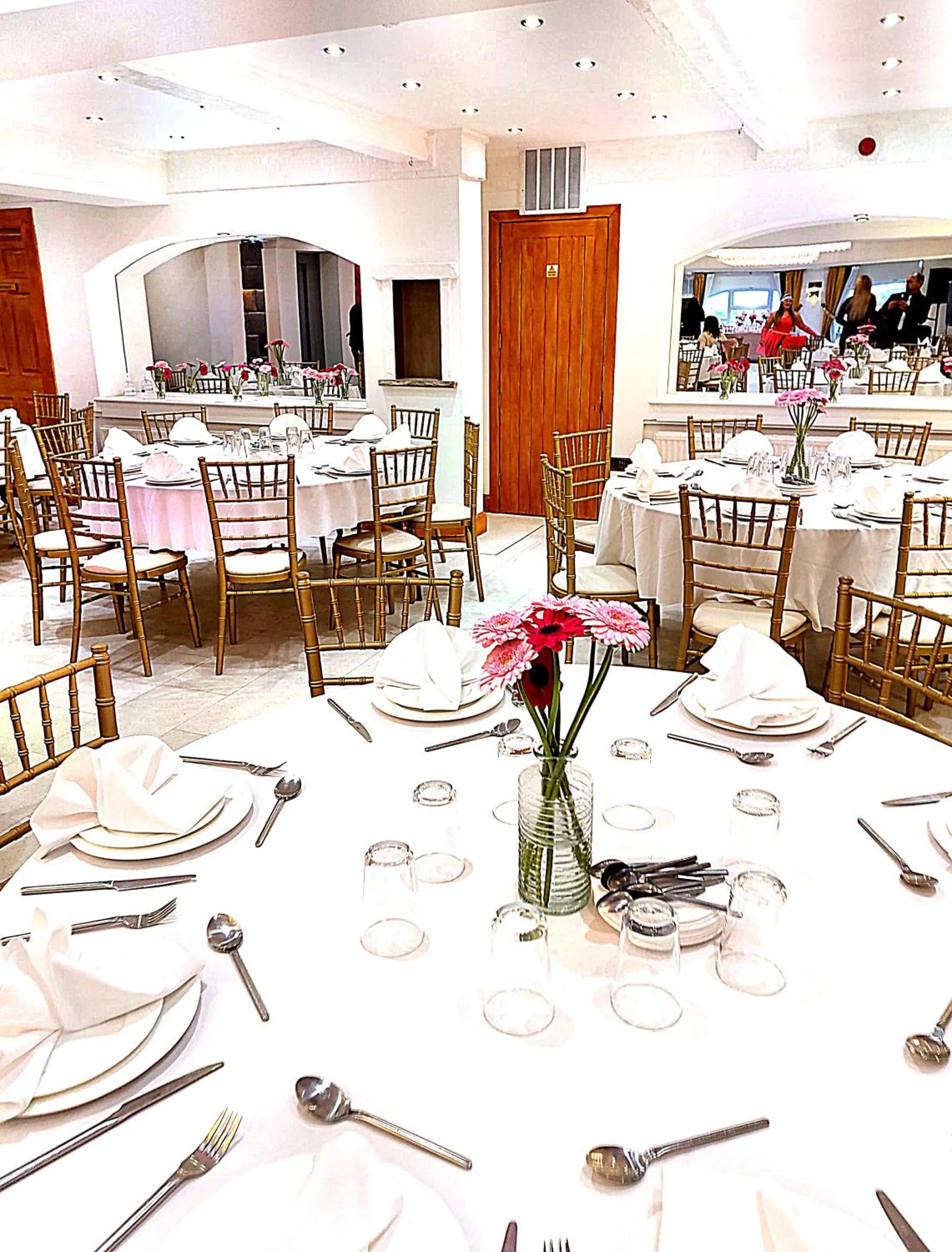 Restaurant/places to eat in The Continental Hotel, Derby