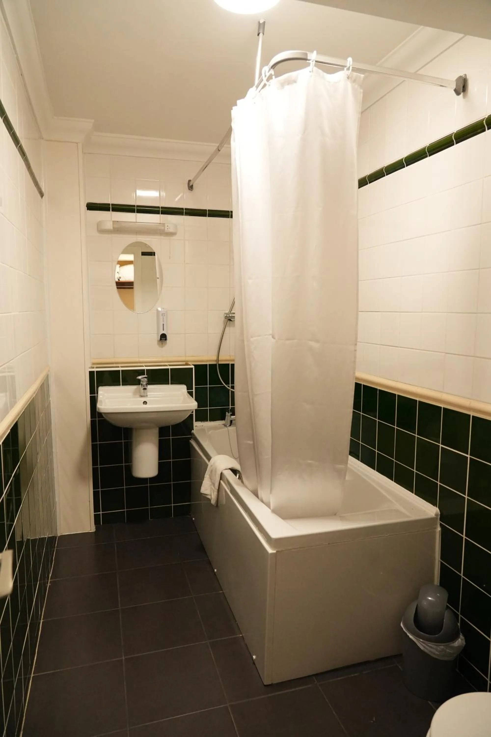 Shower in The Continental Hotel, Derby