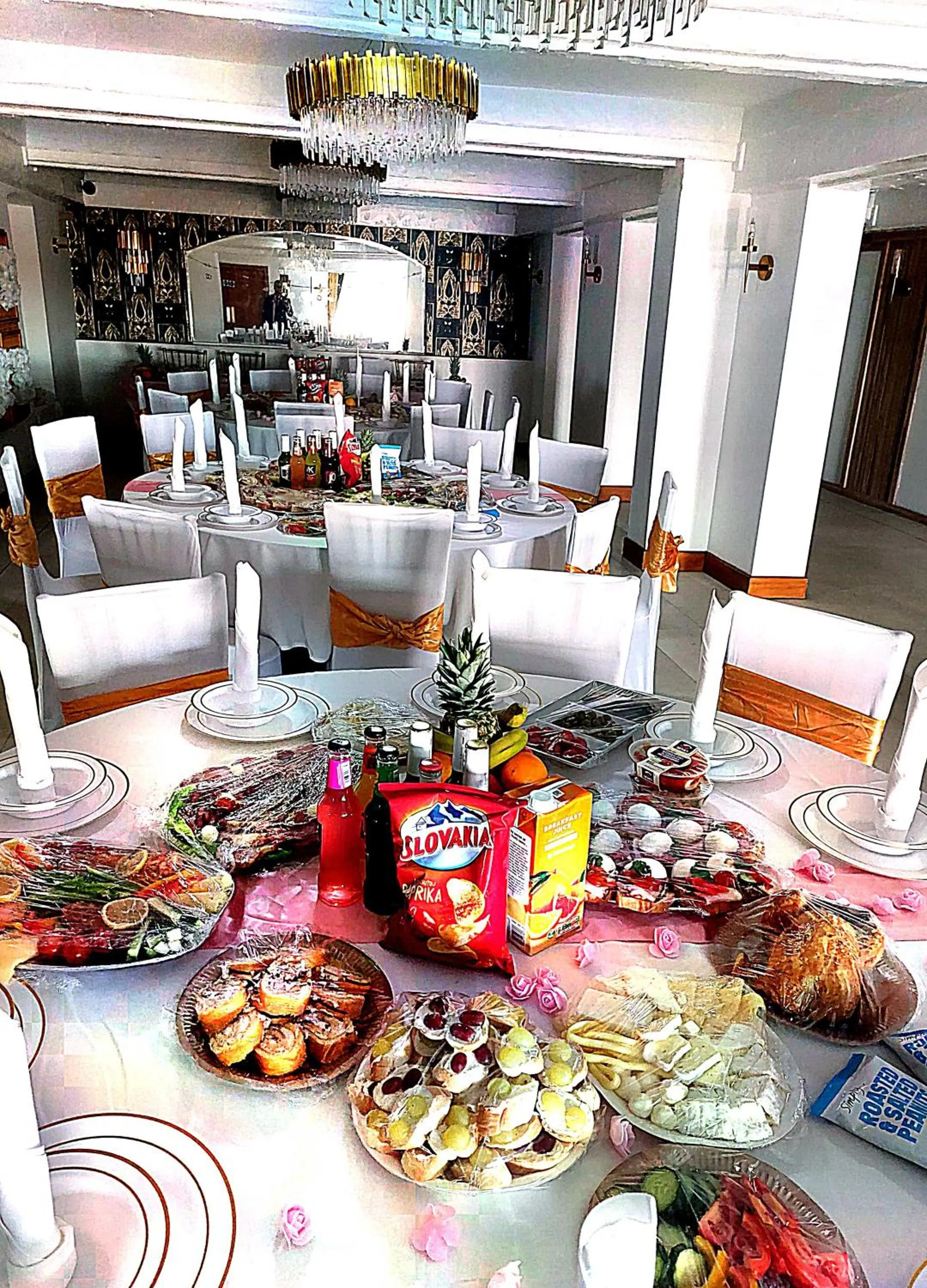 Restaurant/places to eat in The Continental Hotel, Derby