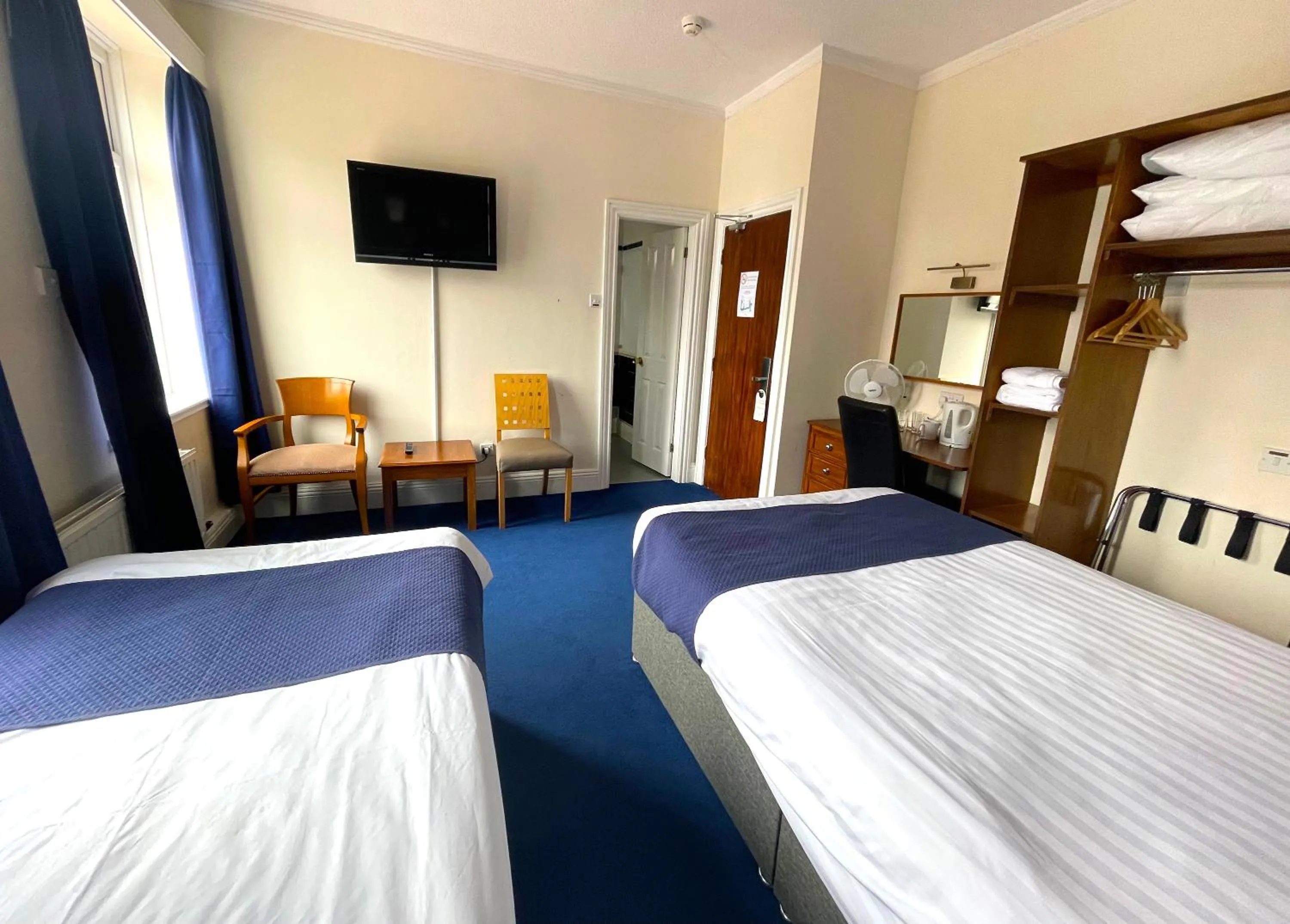 Photo of the whole room, Bed in The Continental Hotel, Derby