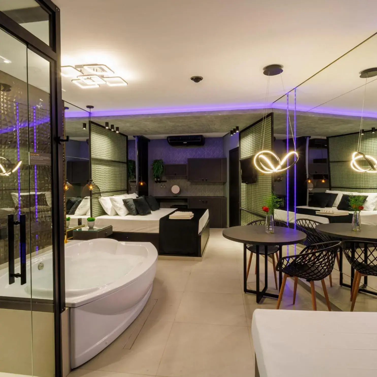 King Suite with Spa Bath in Medieval Hotel Motel SPA - Porto Alegre-RS King Suite with Spa Bath in Medieval Hotel Motel SPA - Porto Alegre-RS