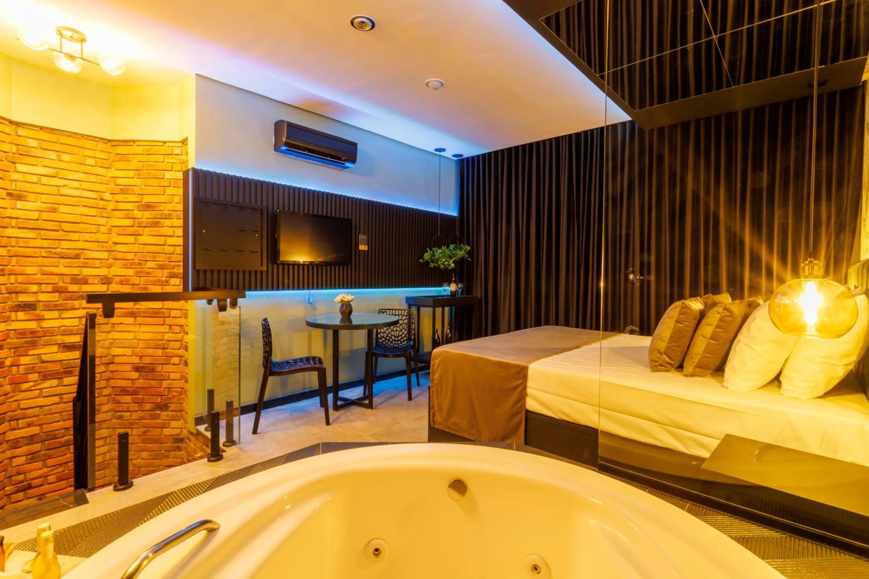 Bed in Medieval Hotel Motel SPA - Porto Alegre-RS