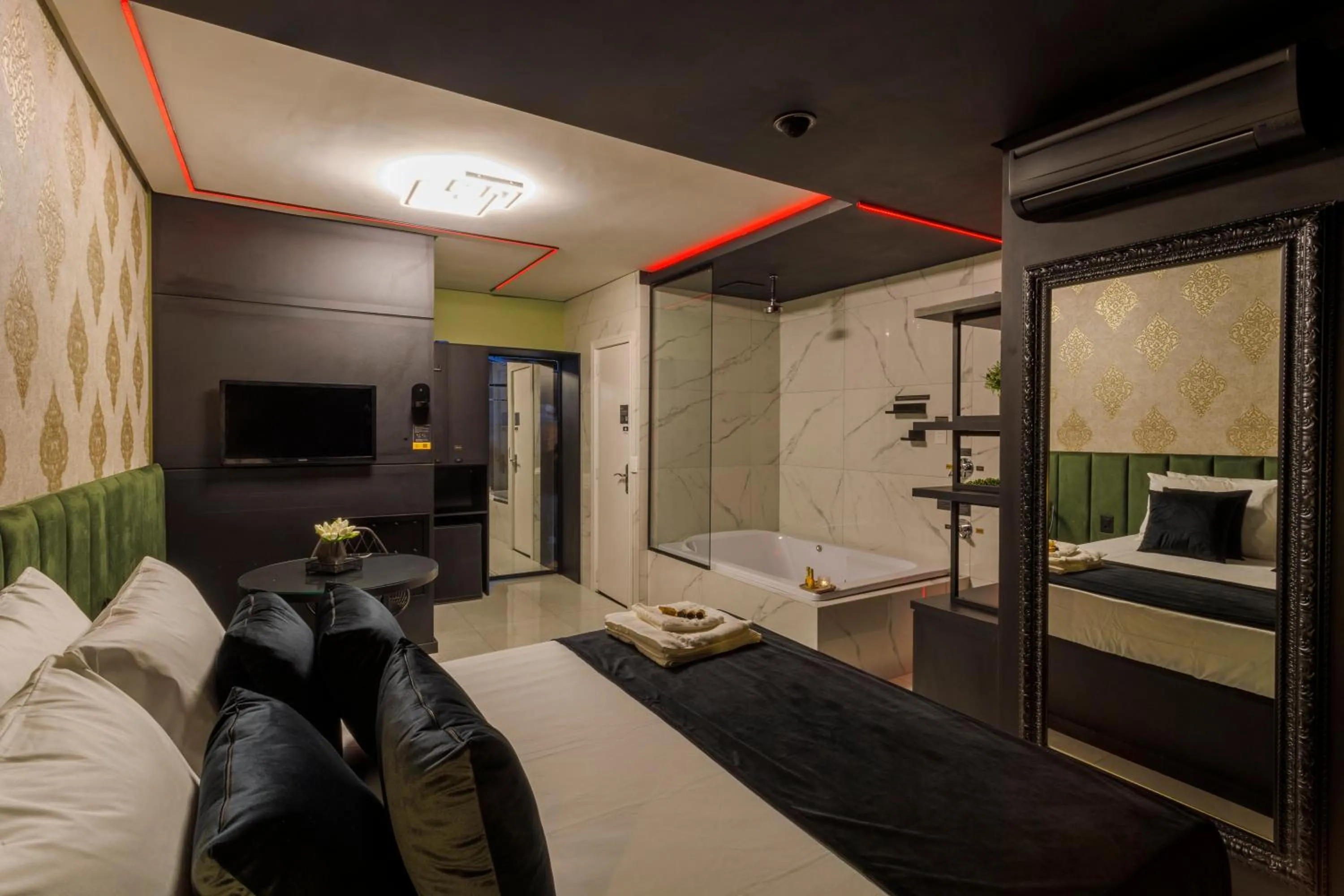 Bed in Medieval Hotel Motel SPA - Porto Alegre-RS