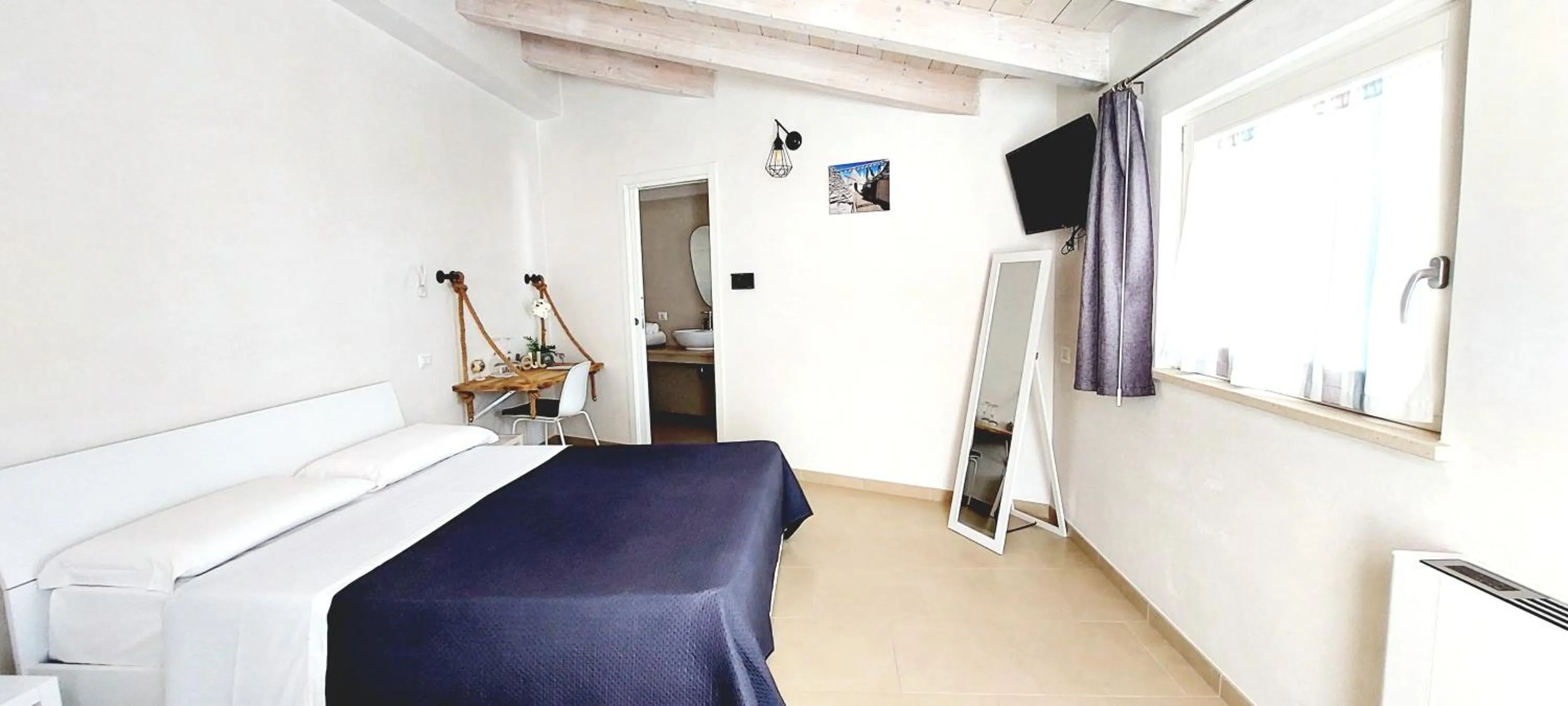 Bedroom, Bed in Mirum Apuliae