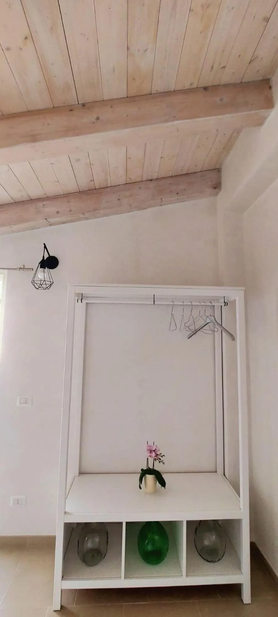 wardrobe in Mirum Apuliae