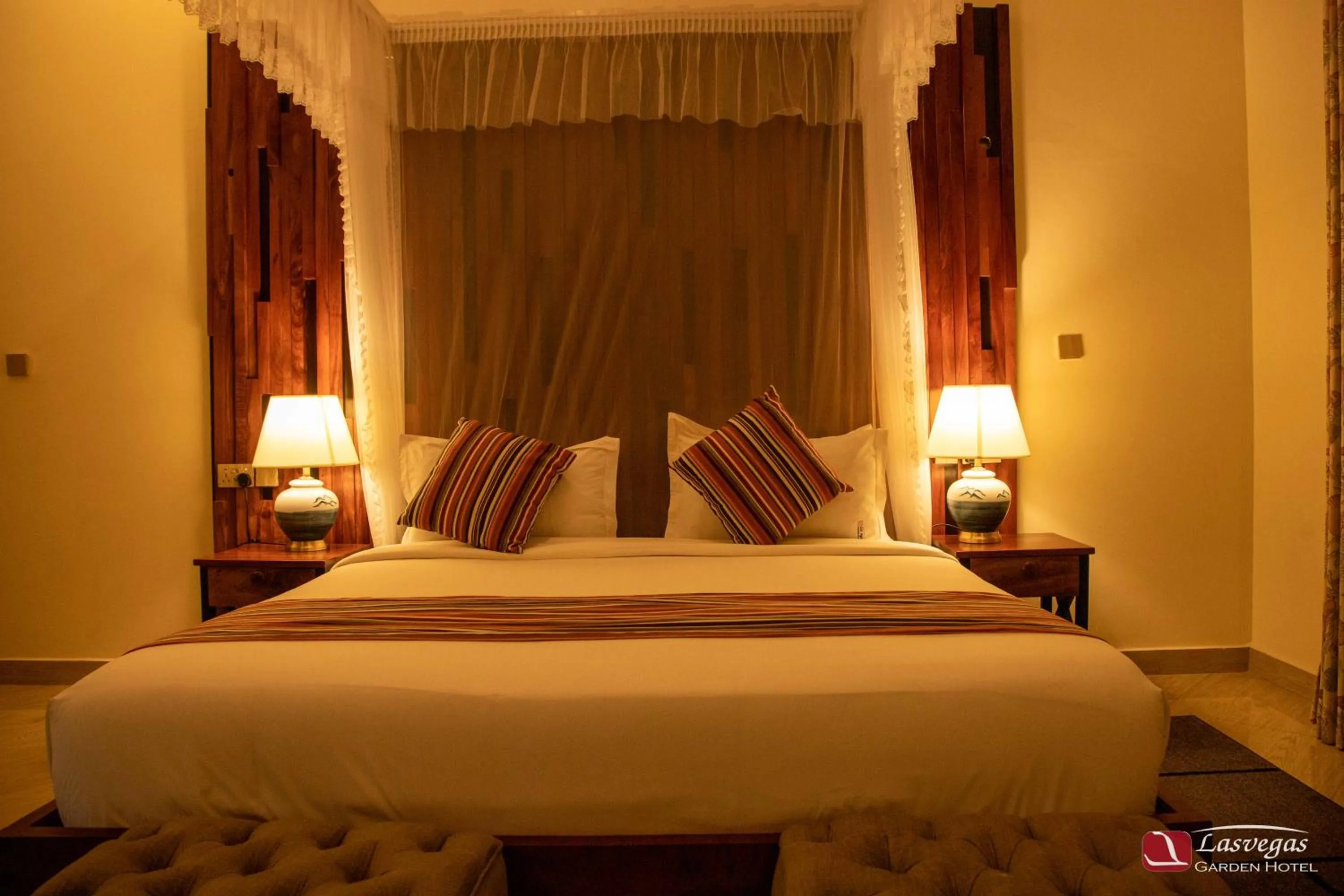 Bedroom, Bed in Las Vegas Garden Hotel Mbarara