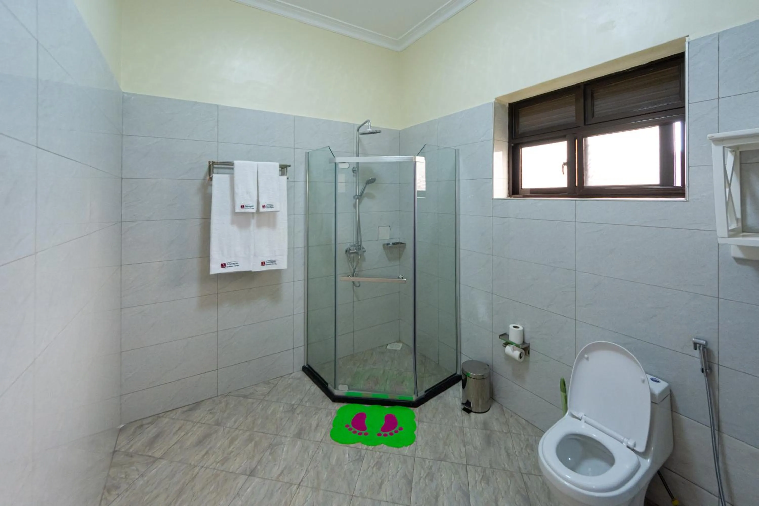 Toilet in Las Vegas Garden Hotel Mbarara
