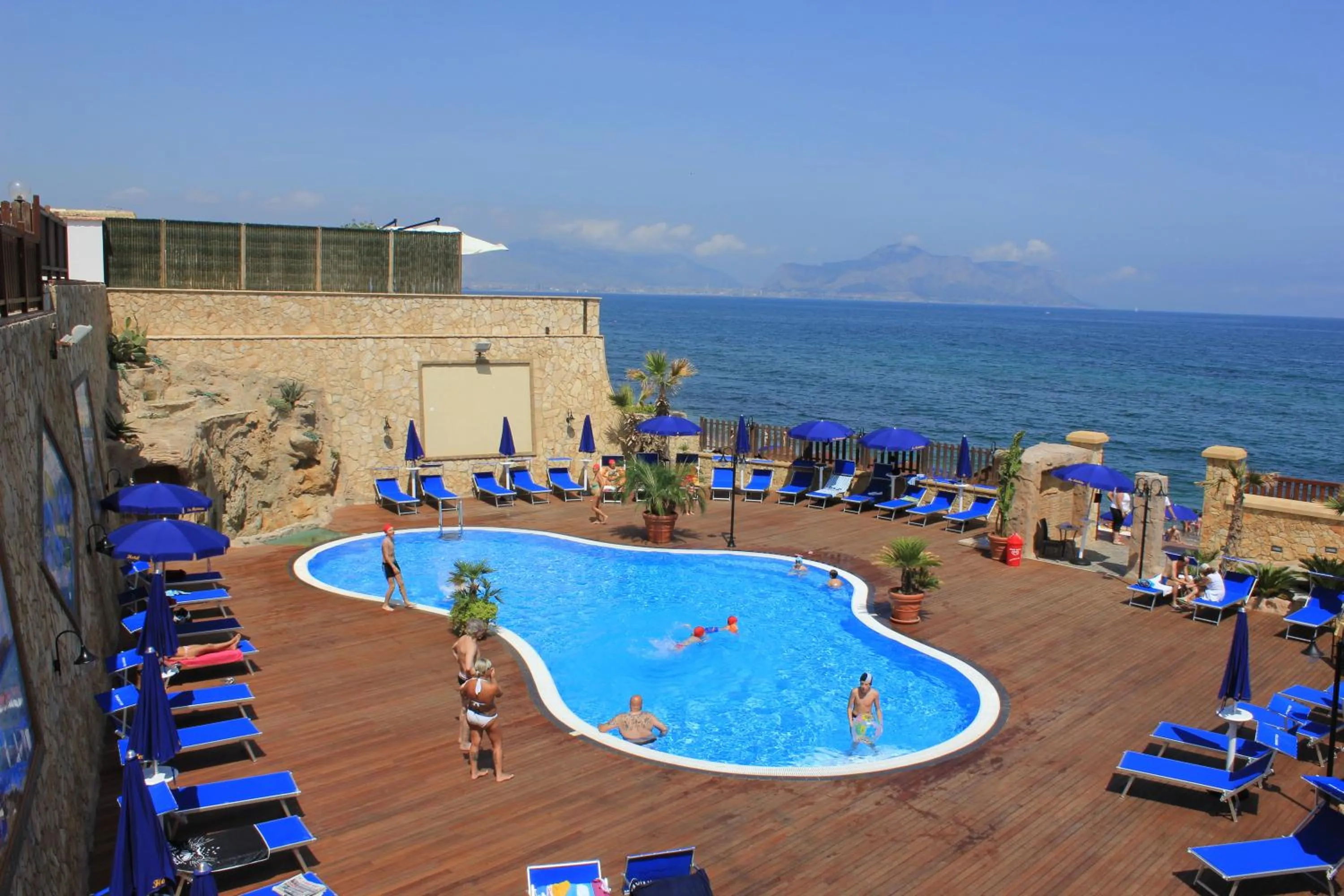 Swimming pool in Hotel La Martinica