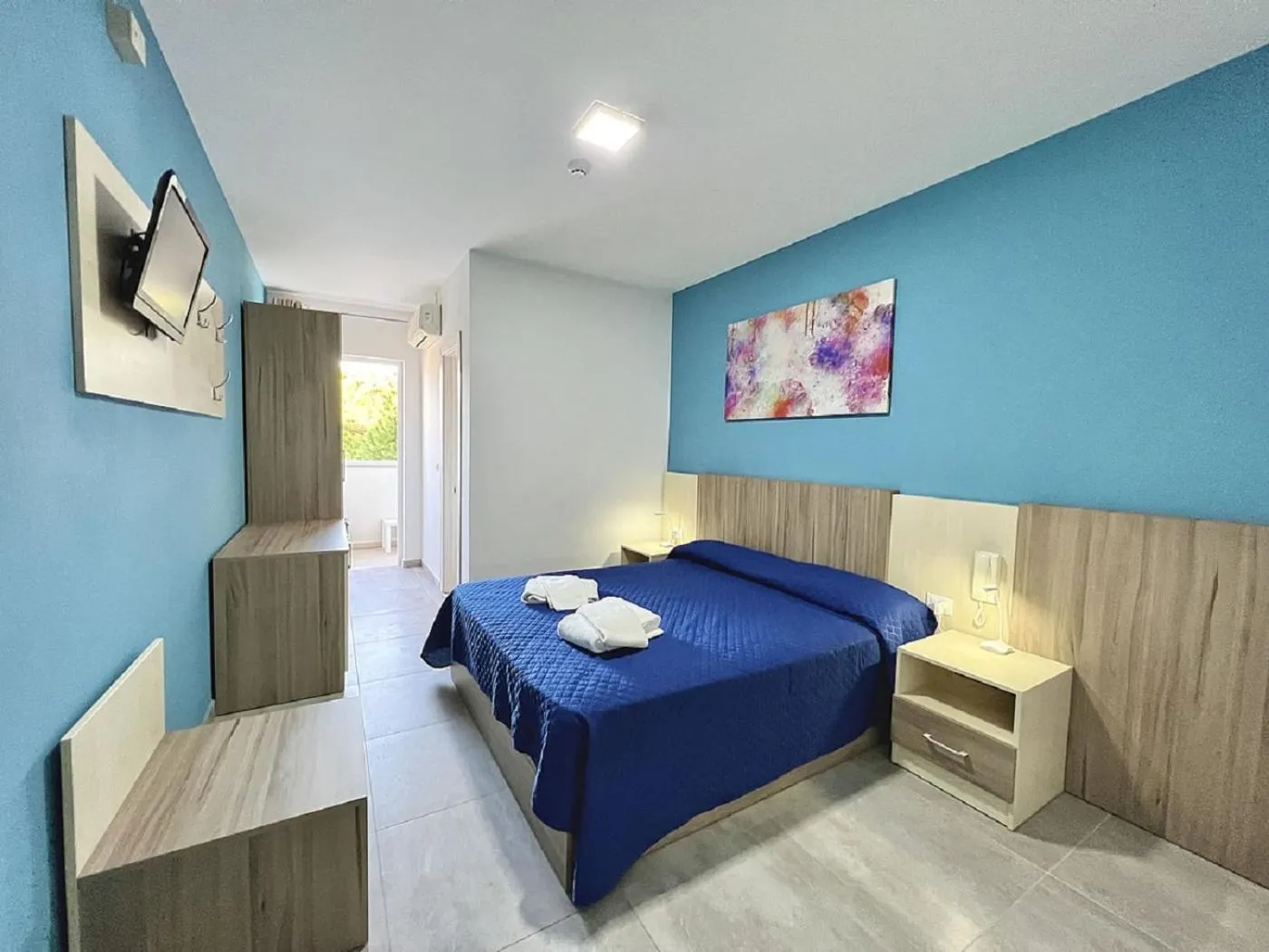 TV and multimedia, Bed in Hotel Old River