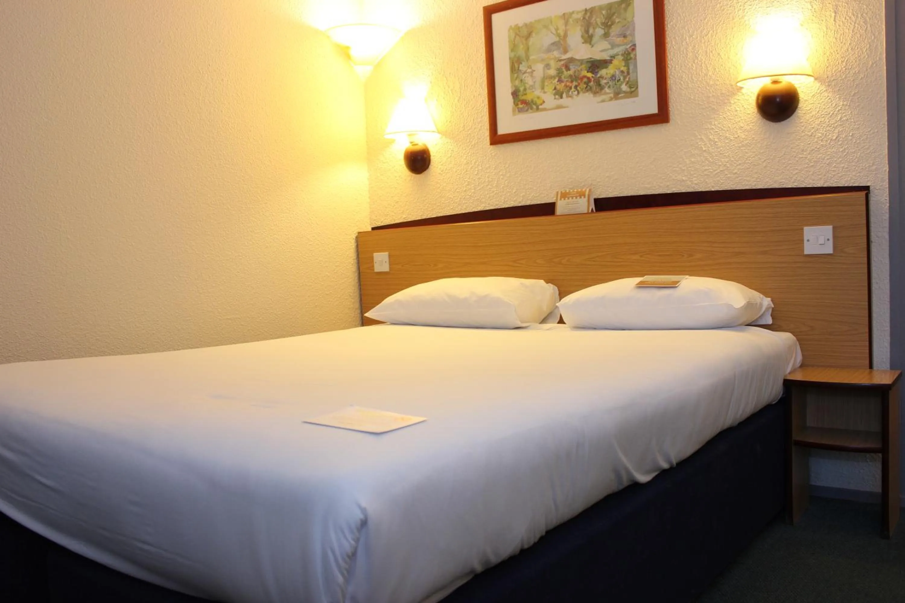 Bedroom, Bed in Campanile Hotel Doncaster