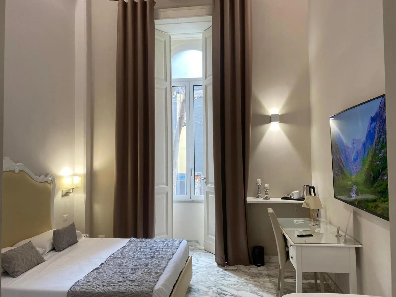 Bed in MILUAR Luxury B&B - Vanvitelli