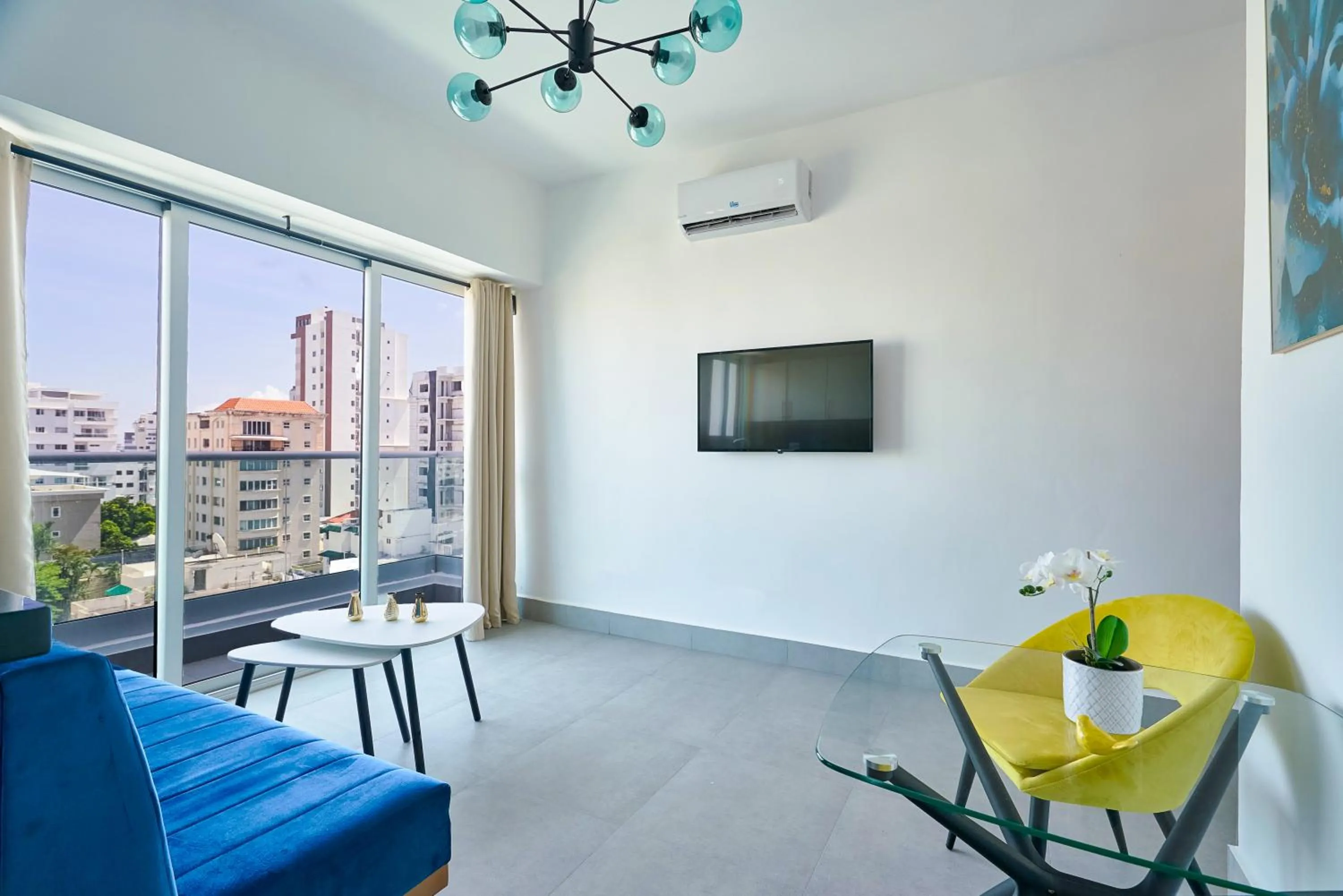 TV and multimedia in Central Suites Tower