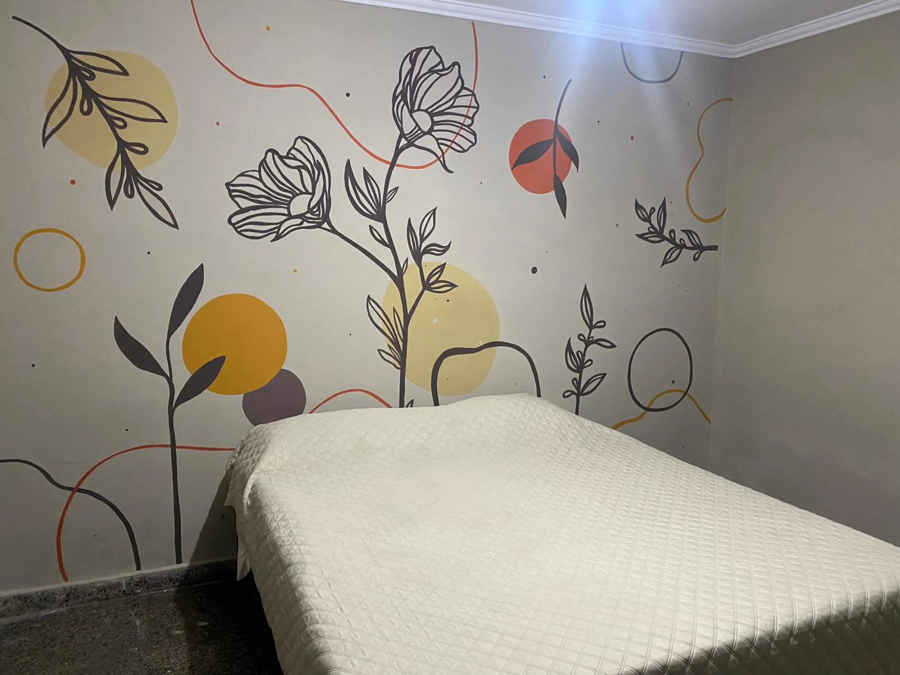 Deluxe King Room in Urban Jungle Hostel