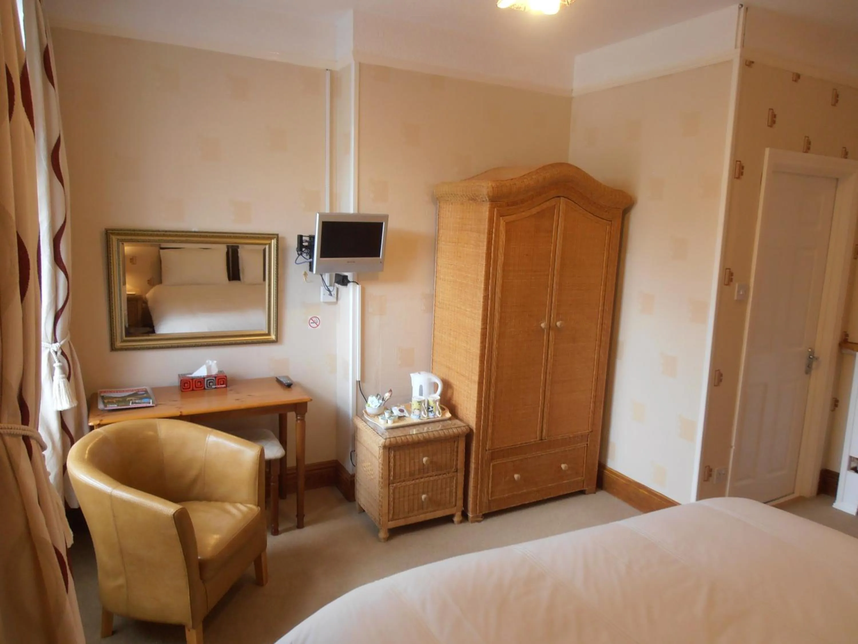 Bedroom, Bed in Meadowlea Guest House