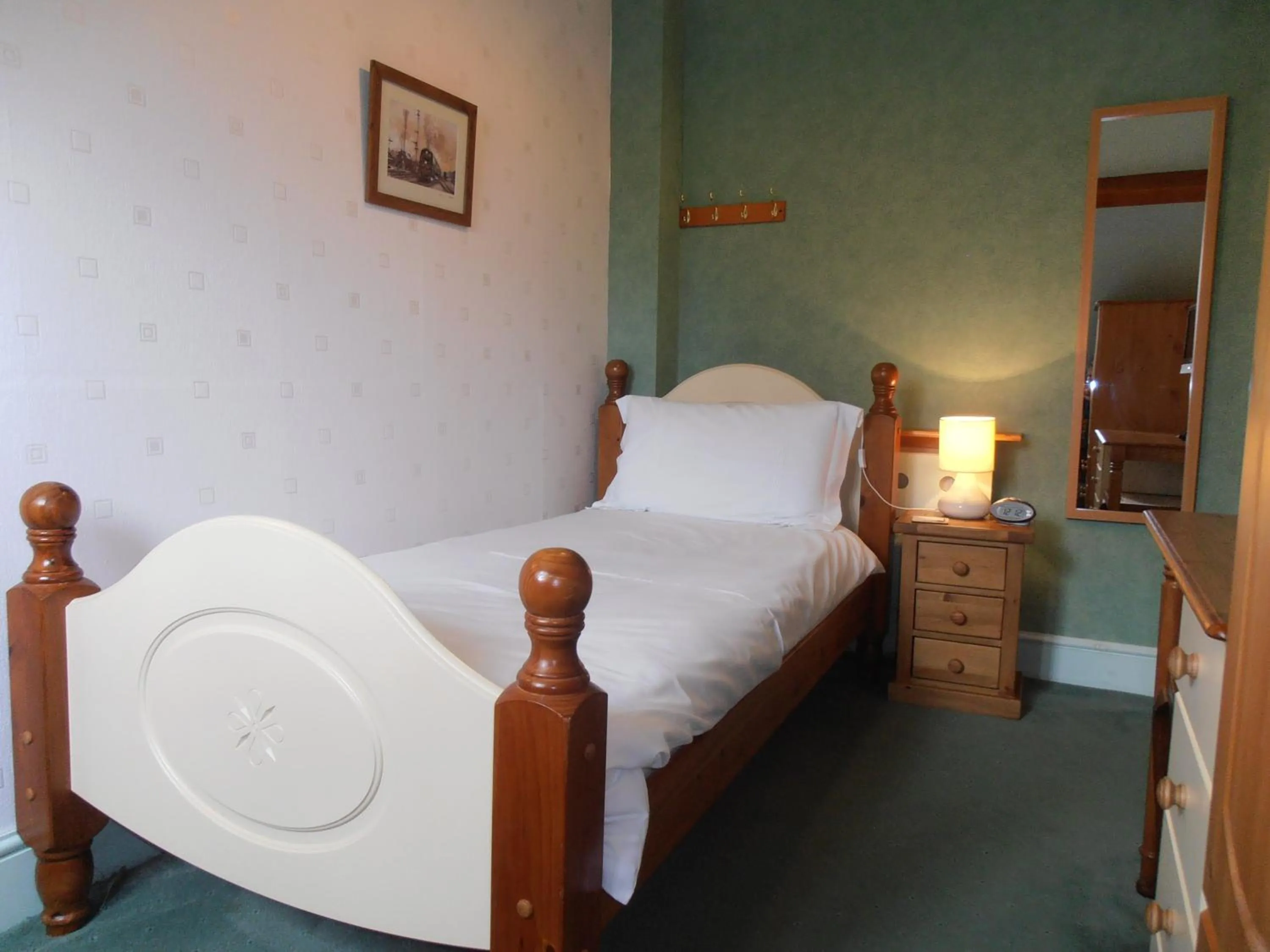 Bedroom, Bed in Meadowlea Guest House