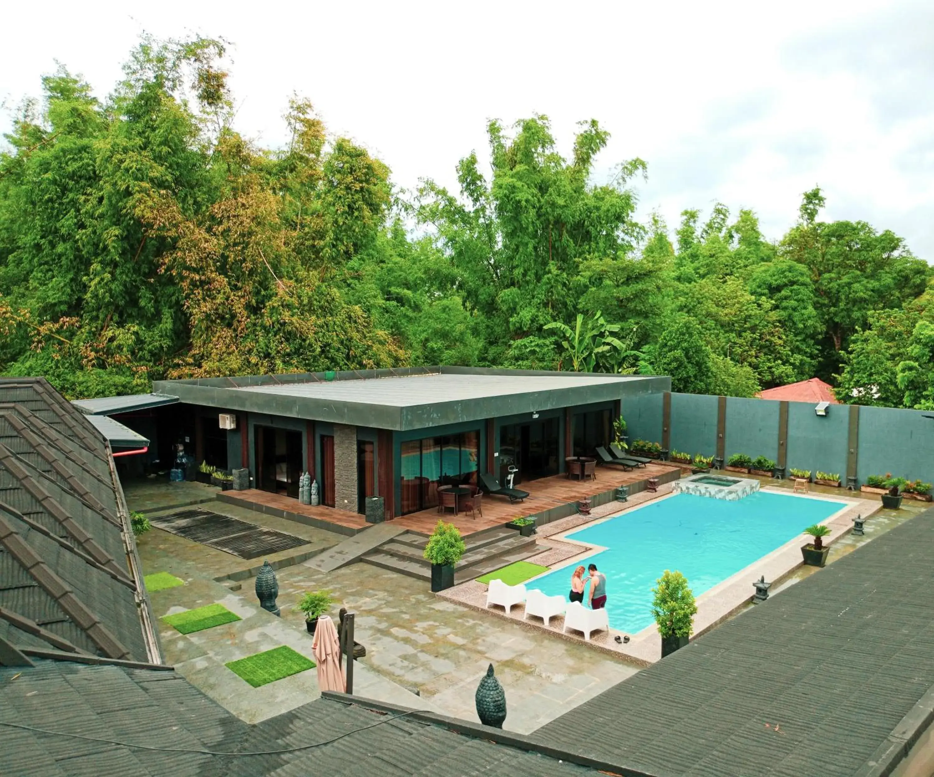 Property building in DE PORCH Property building in DE PORCH
