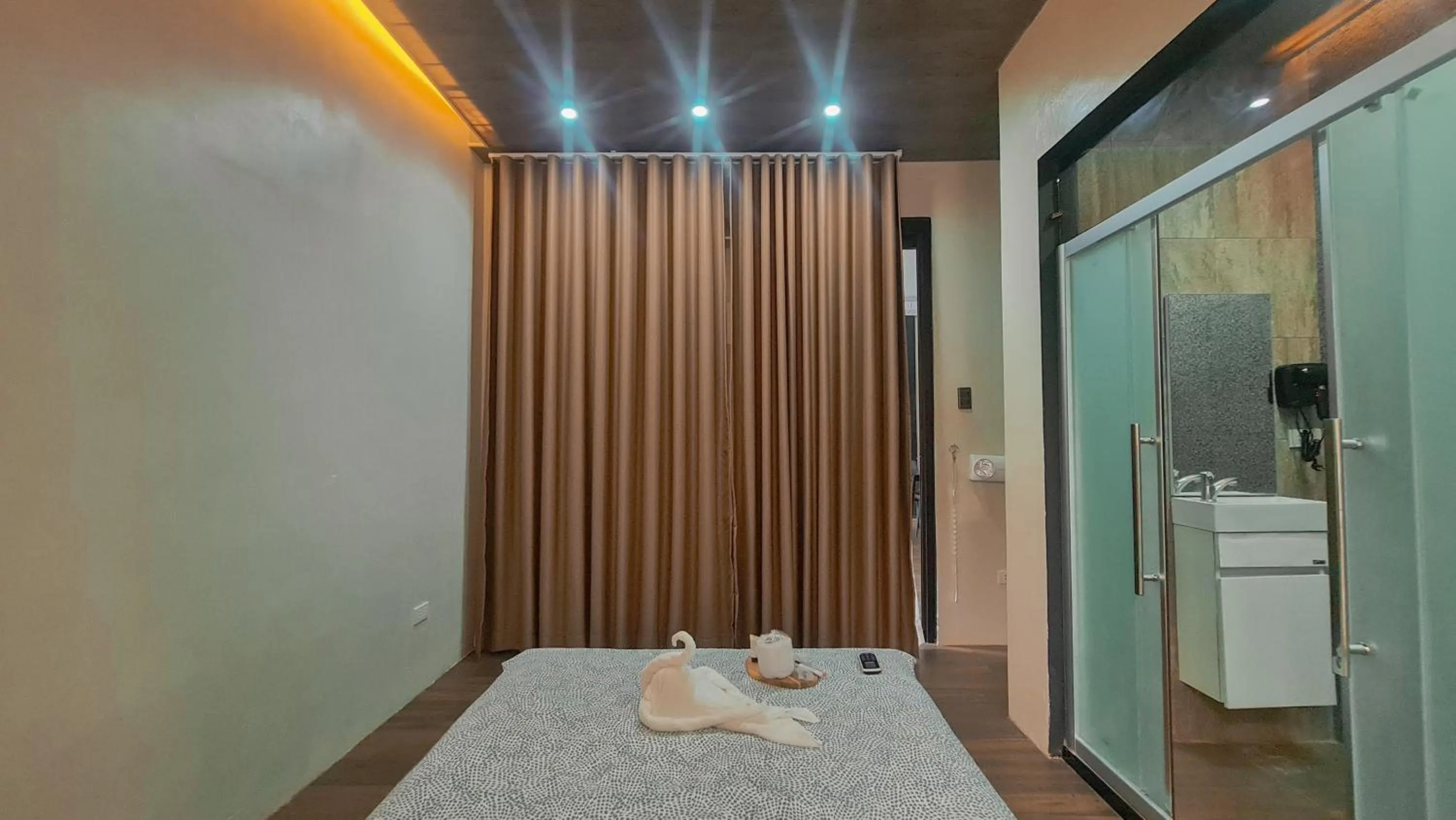 Photo of the whole room, Bed in DE PORCH