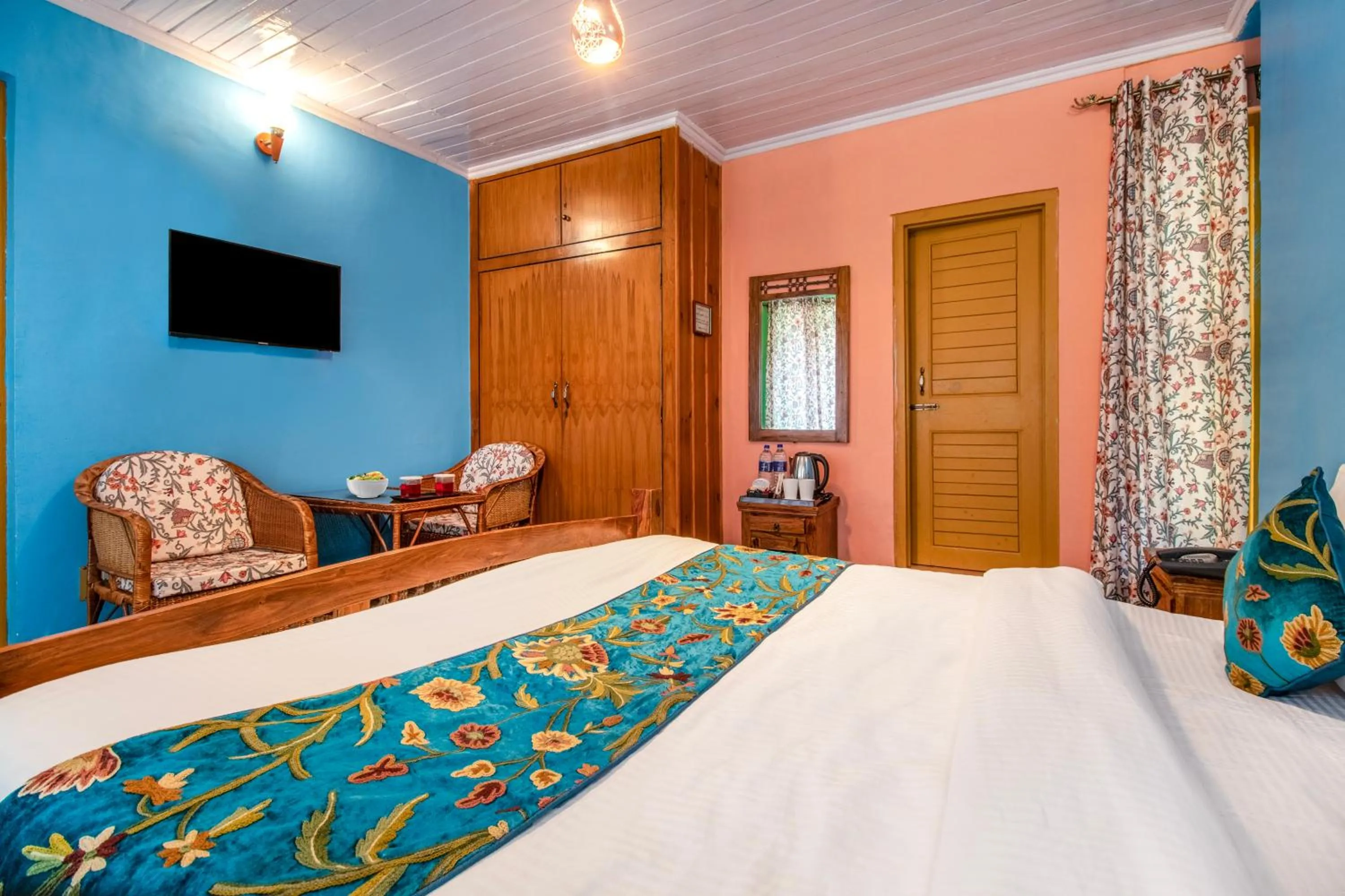 Photo of the whole room, Bed in Hotel Little Silver