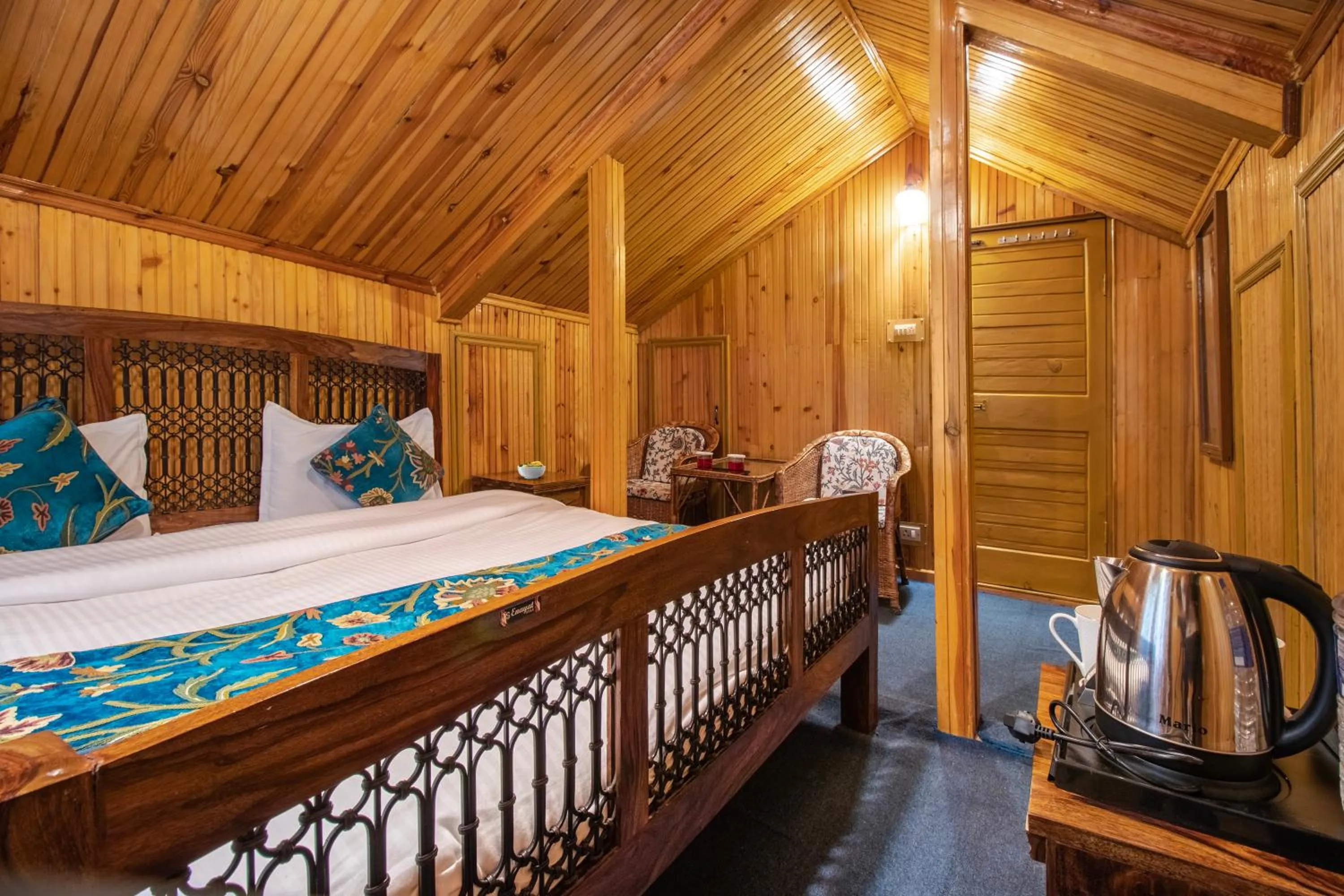 Coffee/tea facilities, Bed in Hotel Little Silver