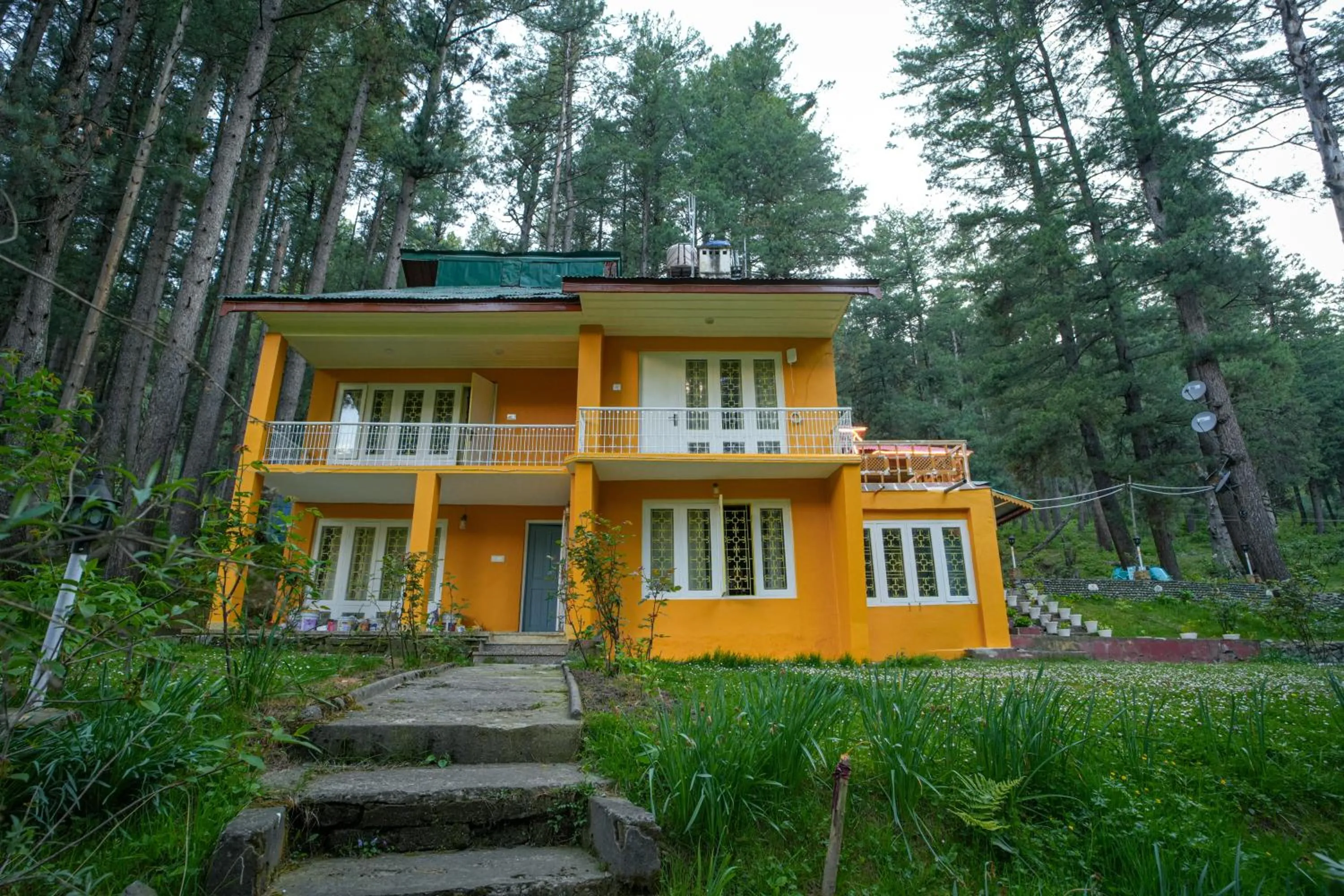 Property building in Hotel Little Silver