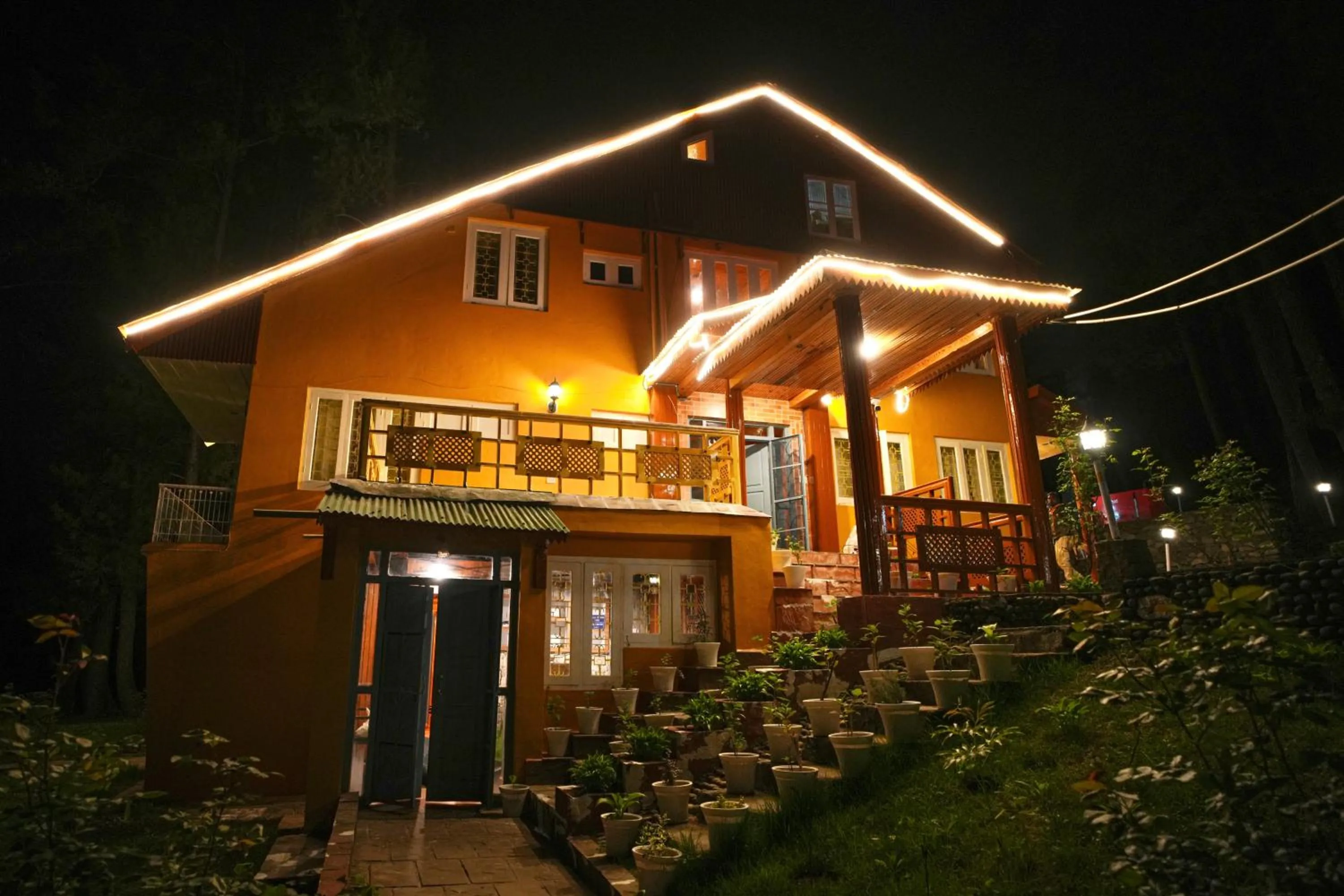 Property building in Hotel Little Silver