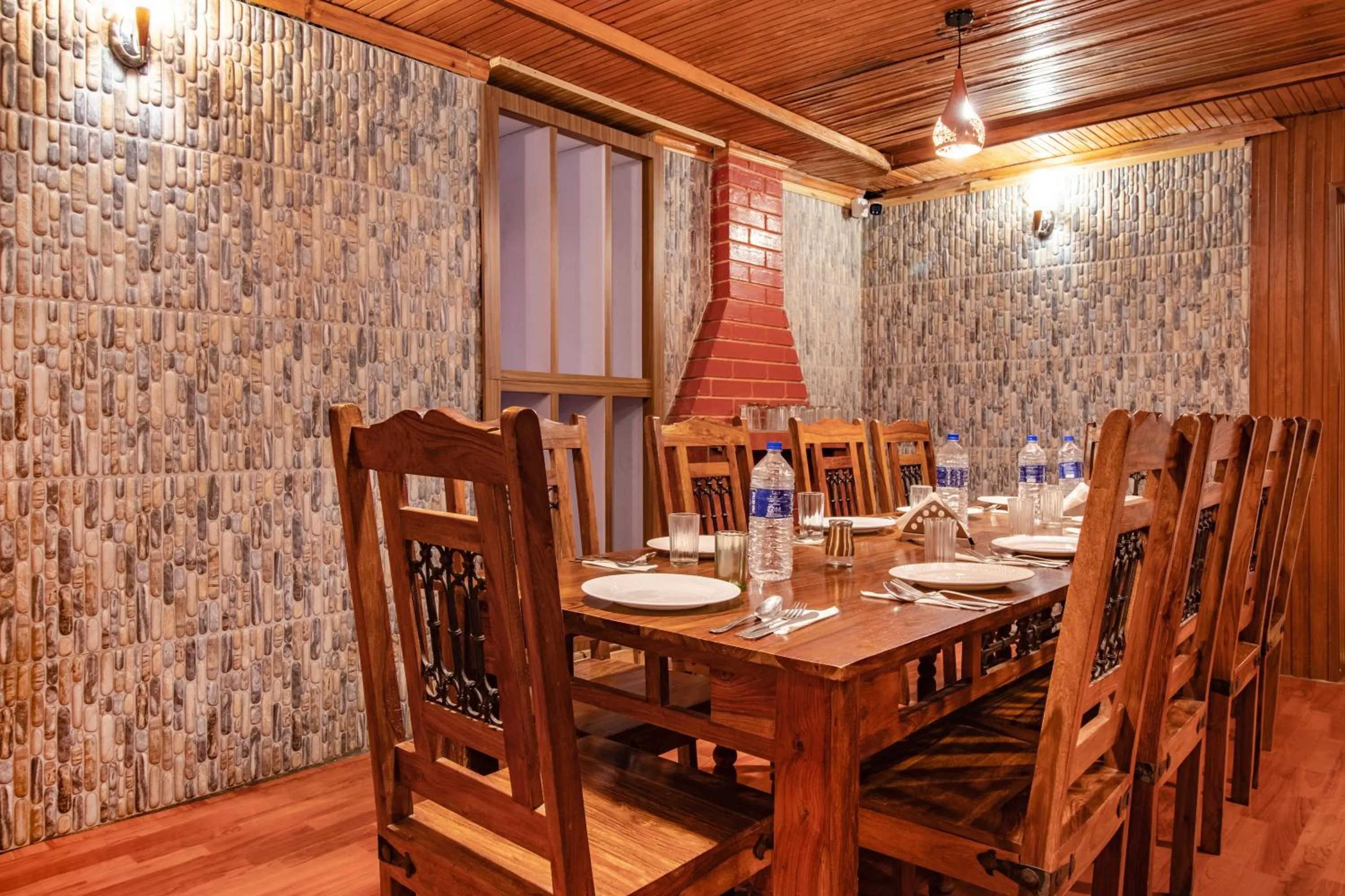 Restaurant/places to eat in Hotel Little Silver