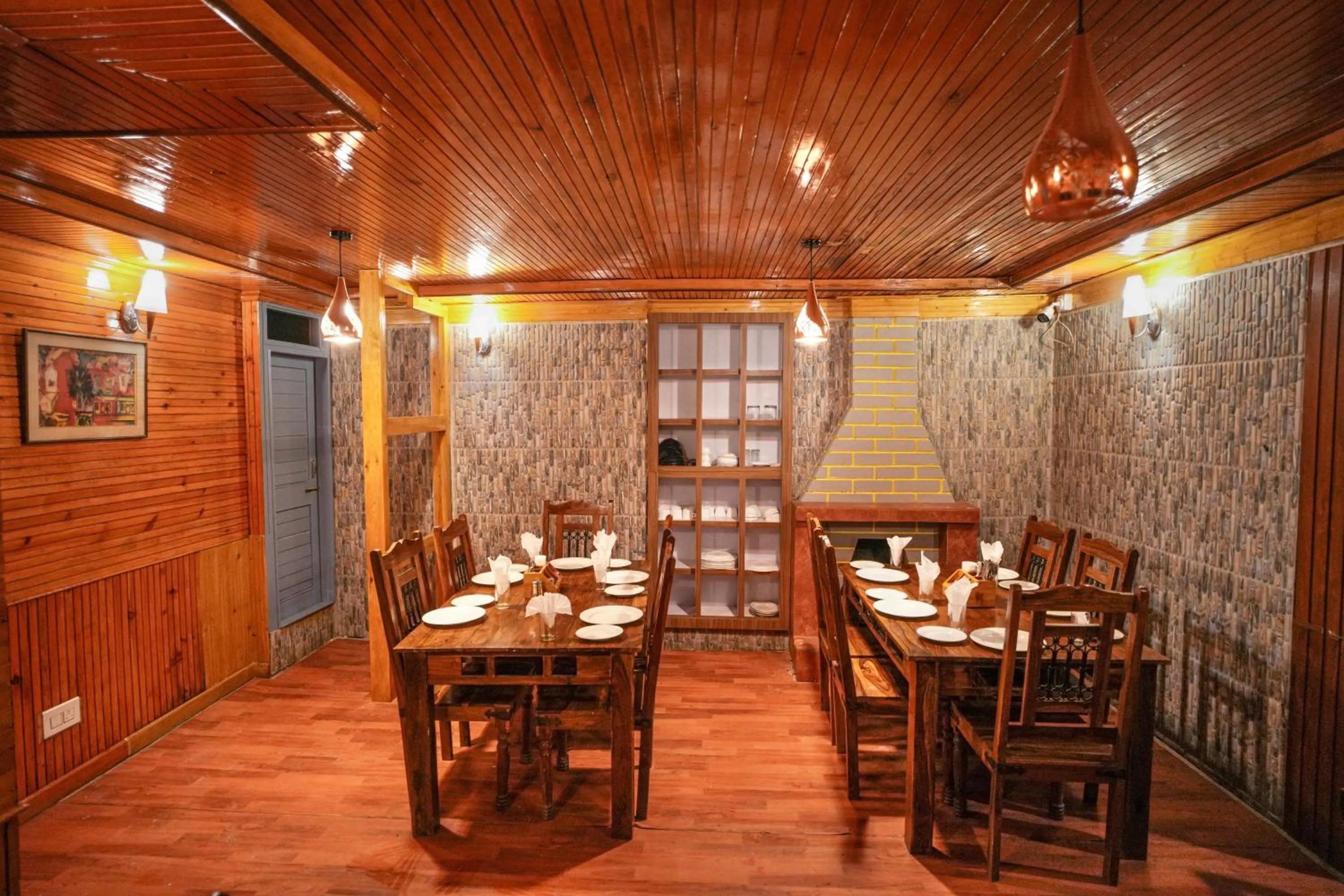 Restaurant/places to eat in Hotel Little Silver