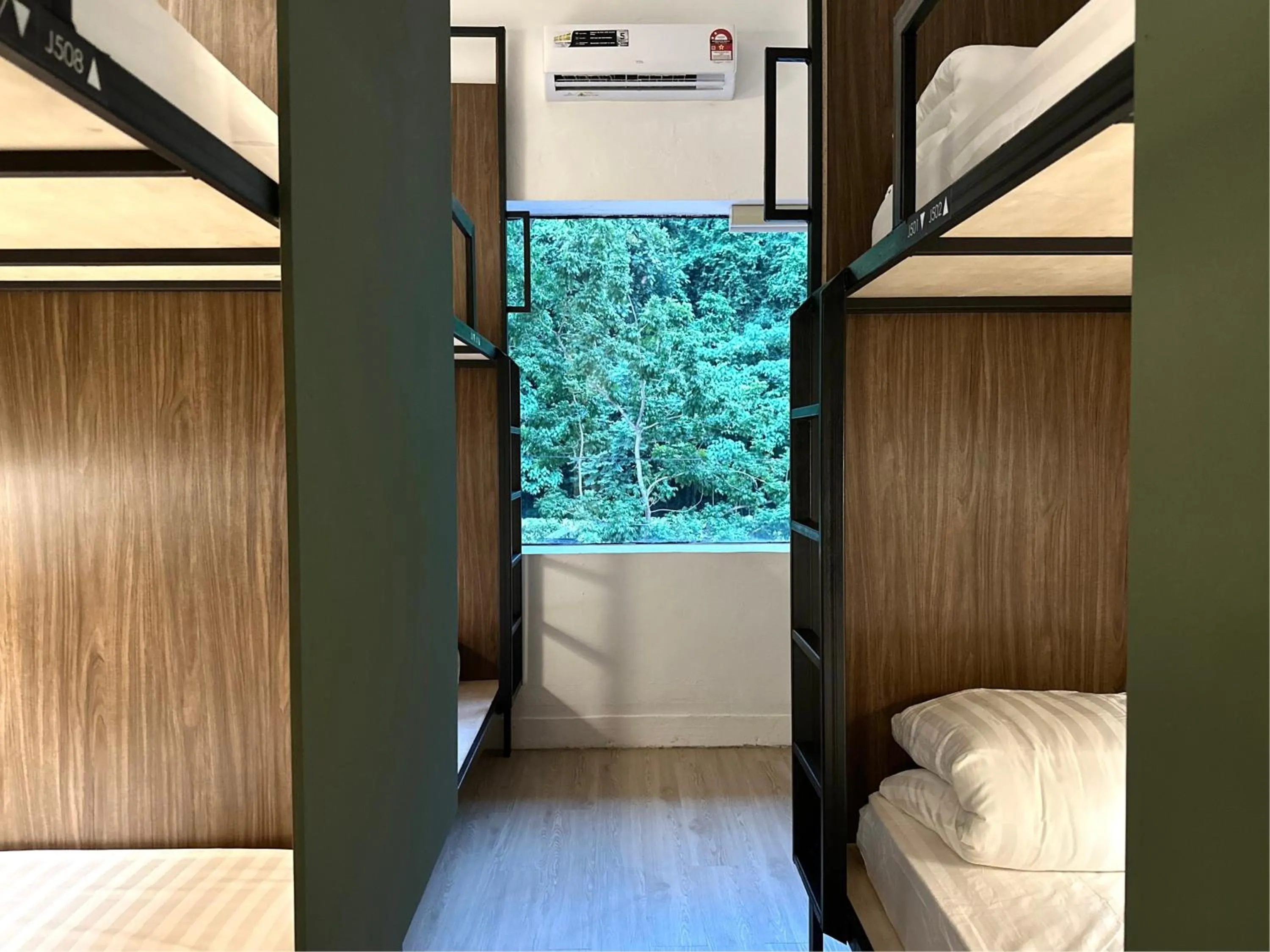 bunk bed in Jiran Hostel Kota Kinabalu