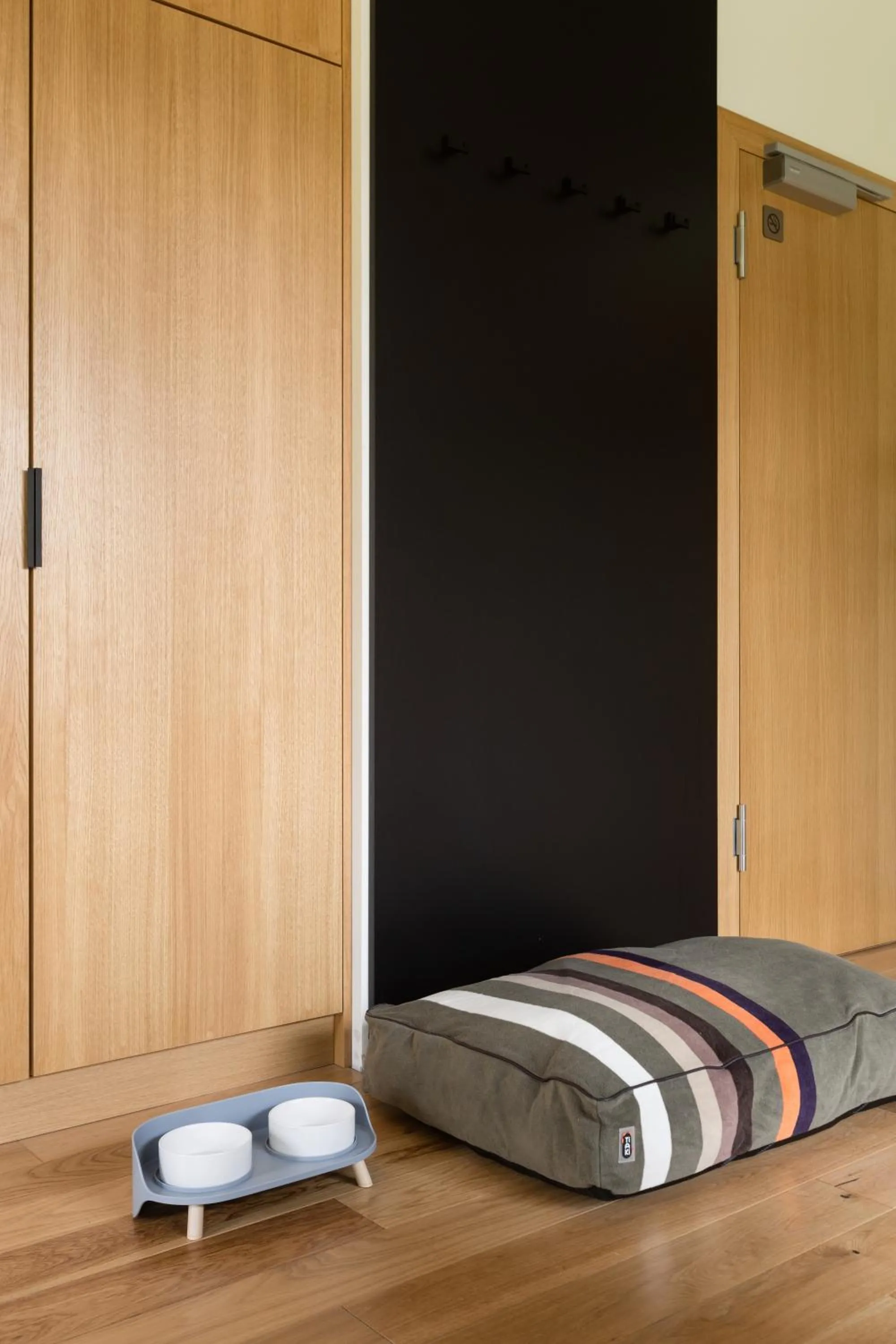 Photo of the whole room, Bed in XYZ eXtreme You Zen