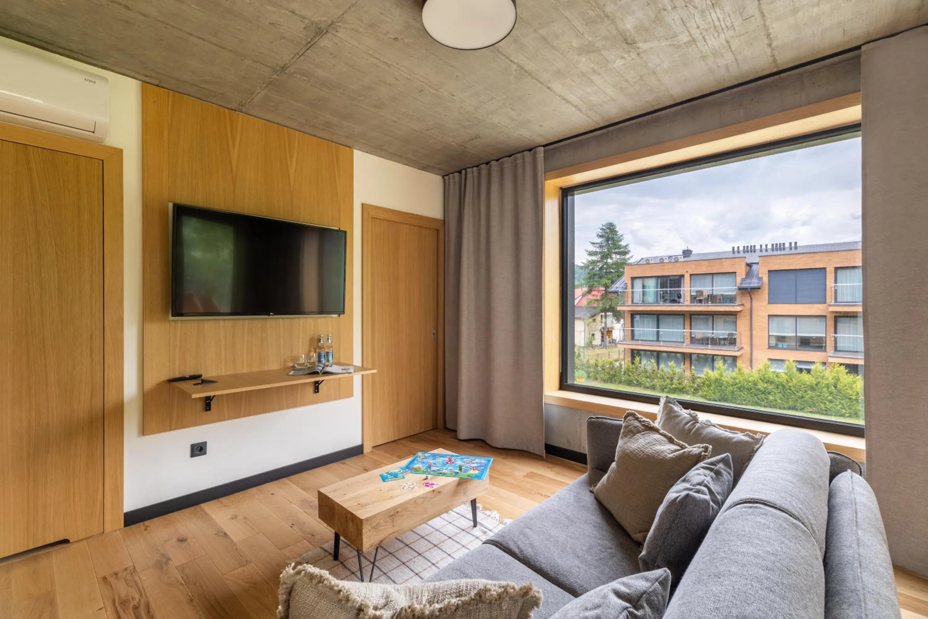 TV and multimedia in XYZ eXtreme You Zen
