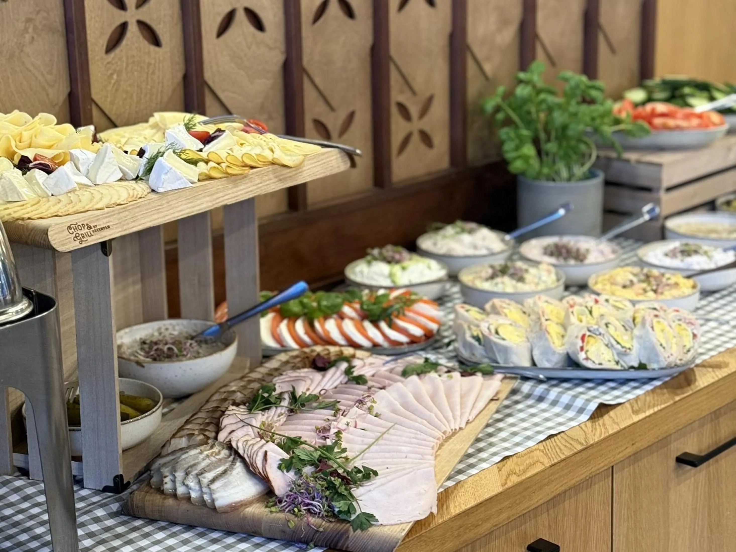 Food and drinks in XYZ eXtreme You Zen