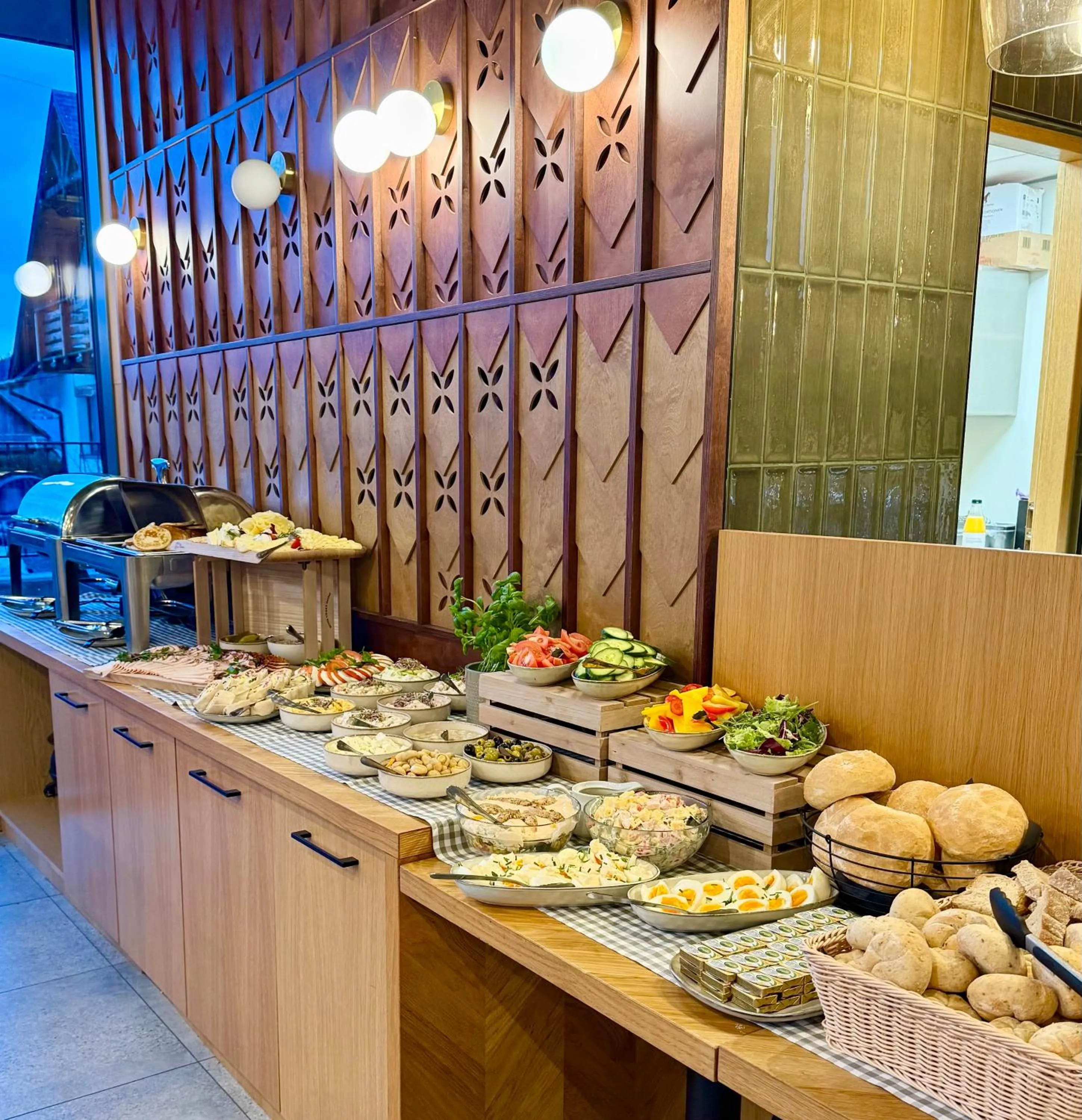 Food and drinks in XYZ eXtreme You Zen