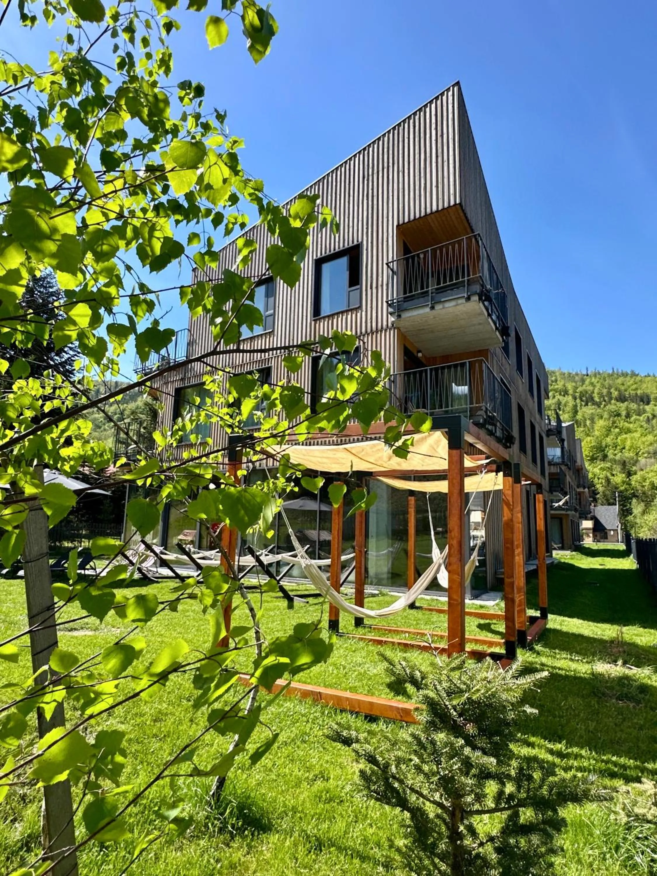Area and facilities in XYZ eXtreme You Zen