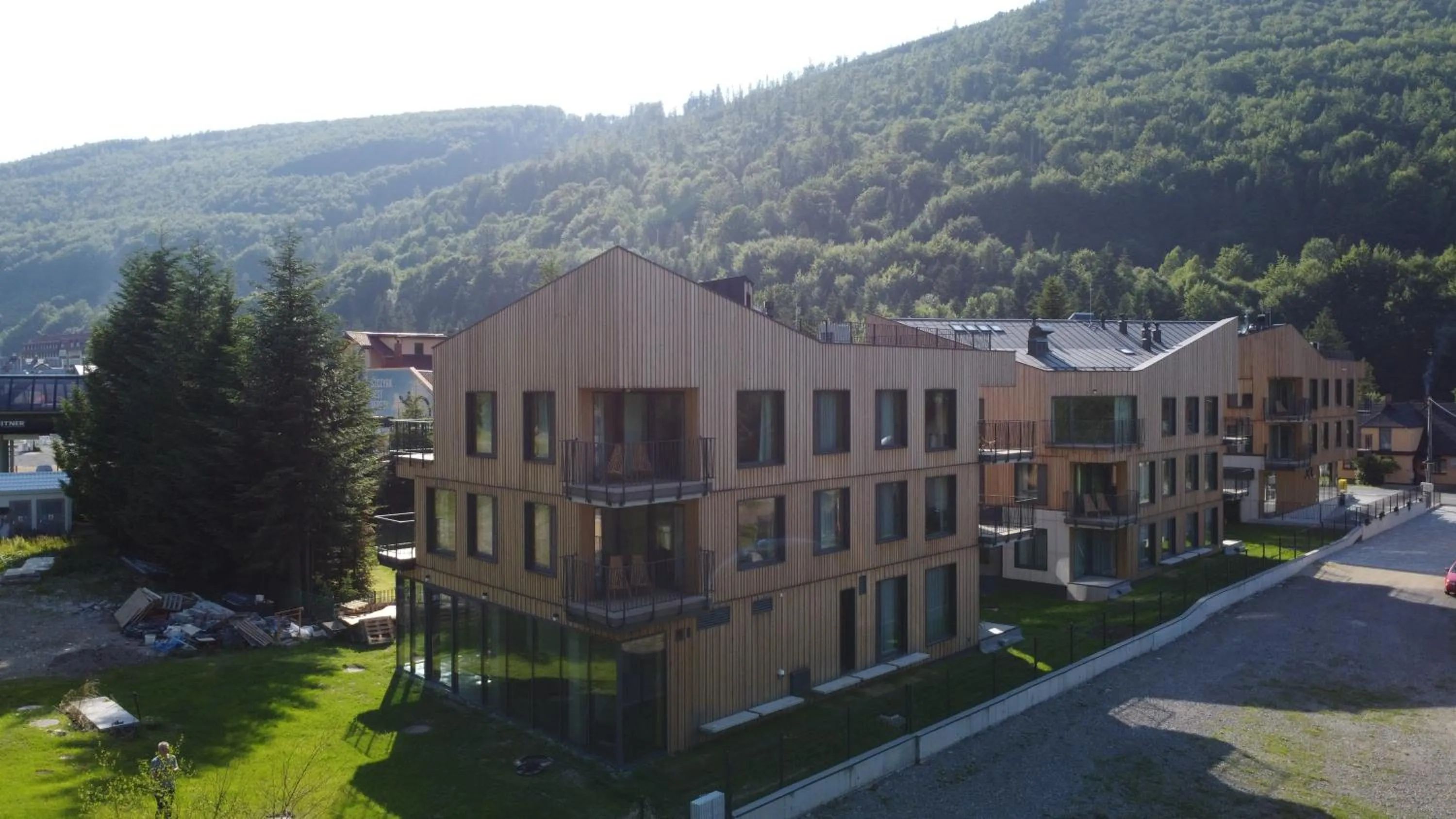 Property building in XYZ eXtreme You Zen