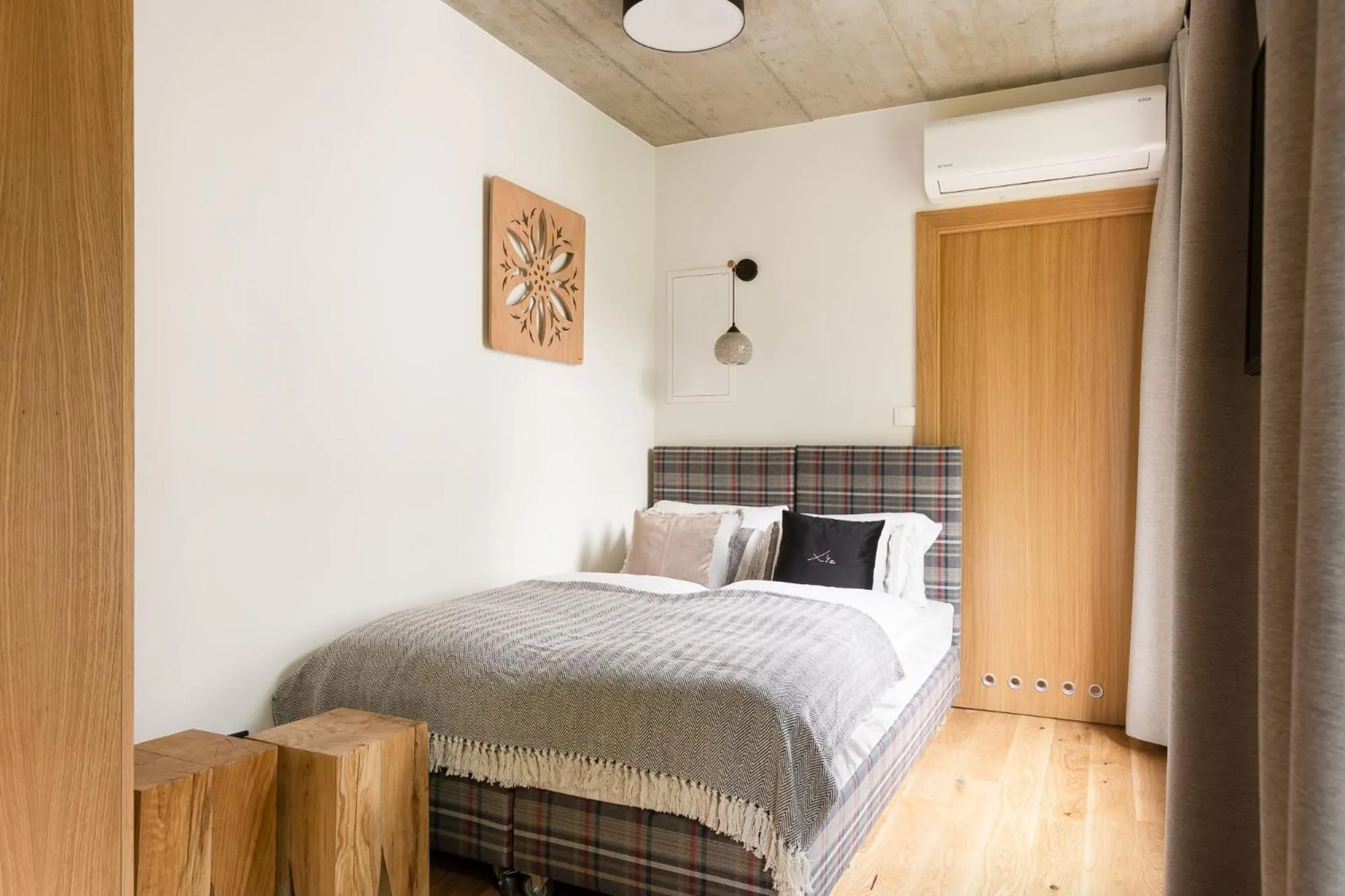 Bed in XYZ eXtreme You Zen