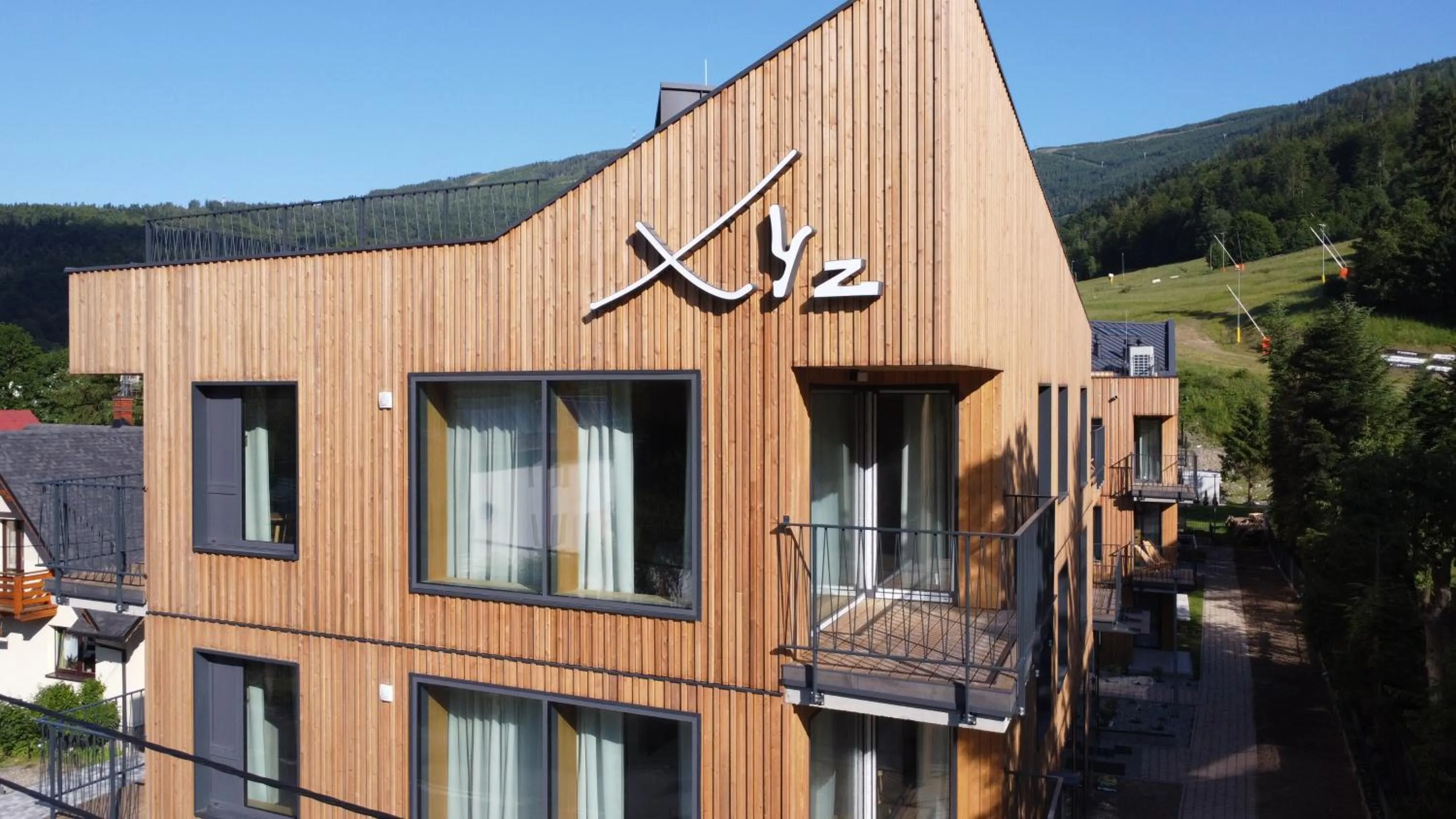 Property building in XYZ eXtreme You Zen