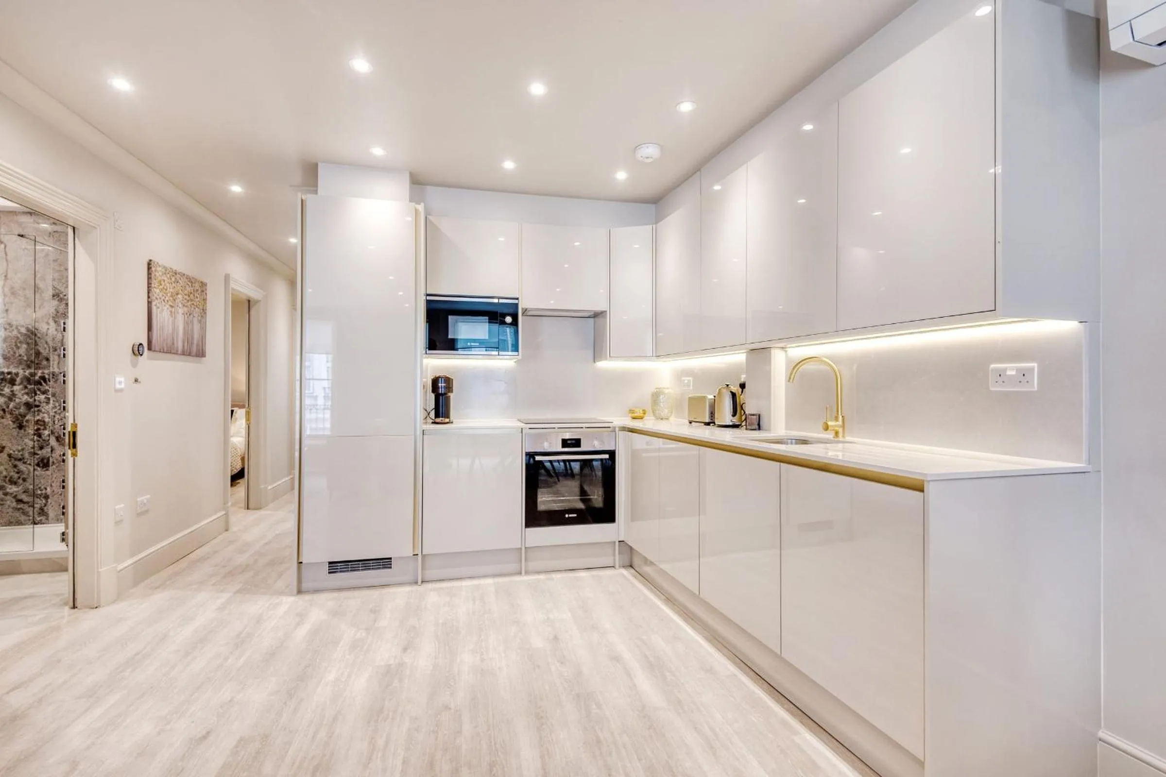 Marble Arch Suite 3