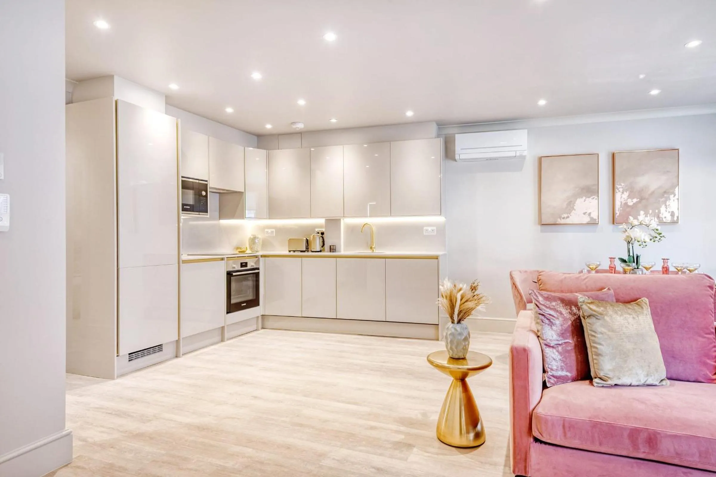 Marble Arch Suite 3