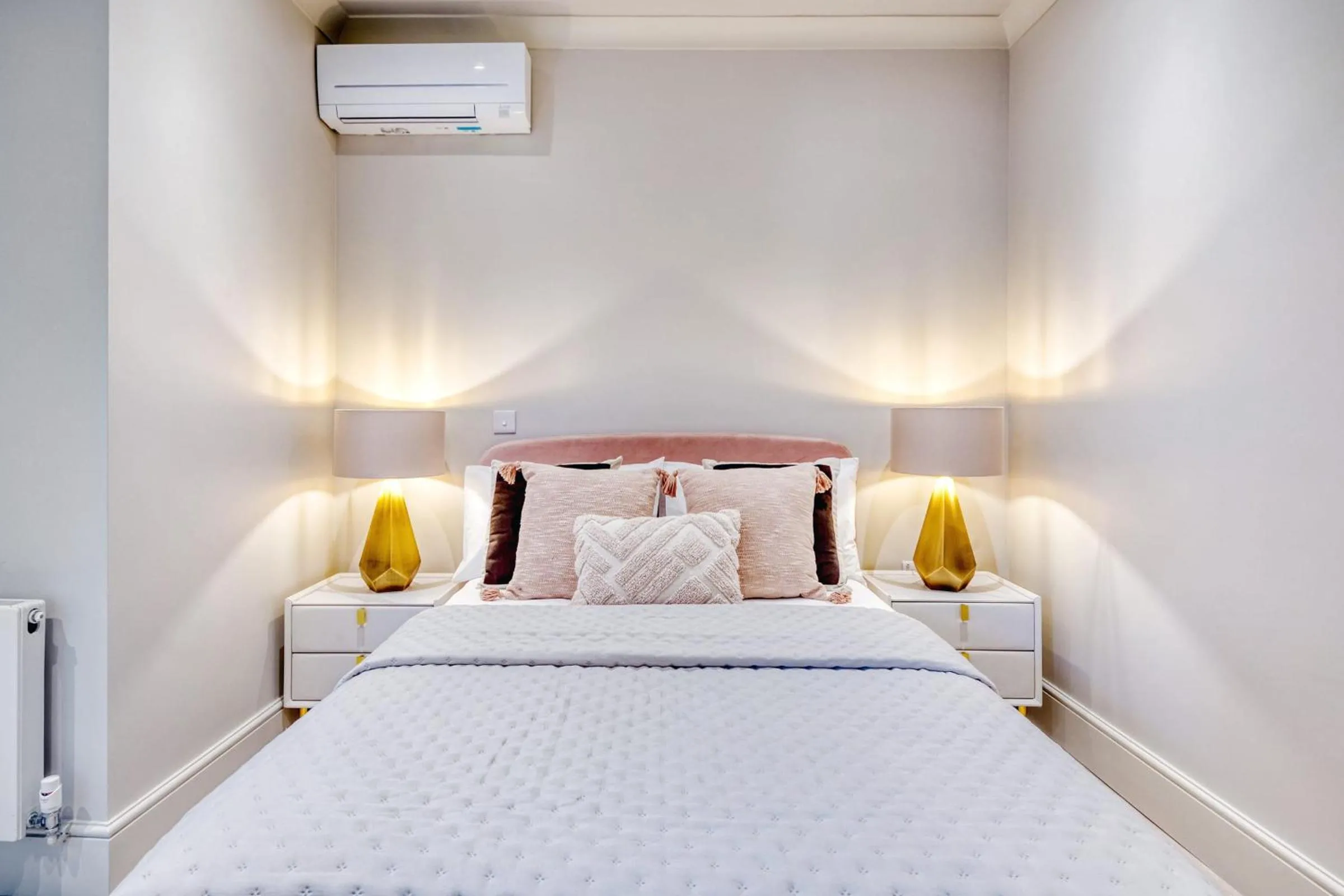 Bed in Marble Arch Suite 3