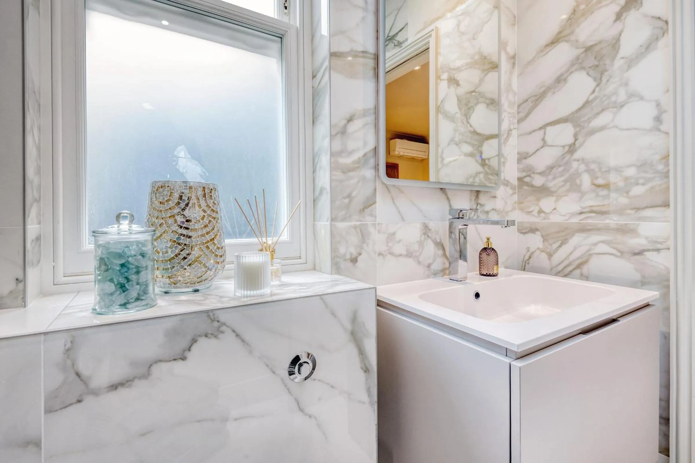 Marble Arch Suite 3