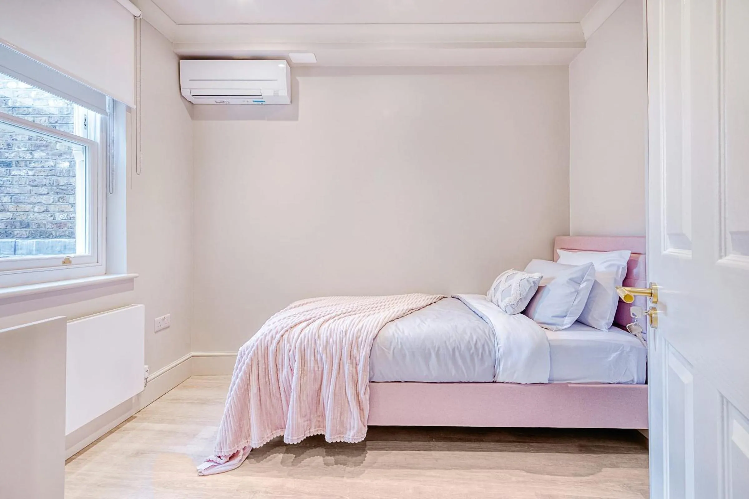 Bed in Marble Arch Suite 3