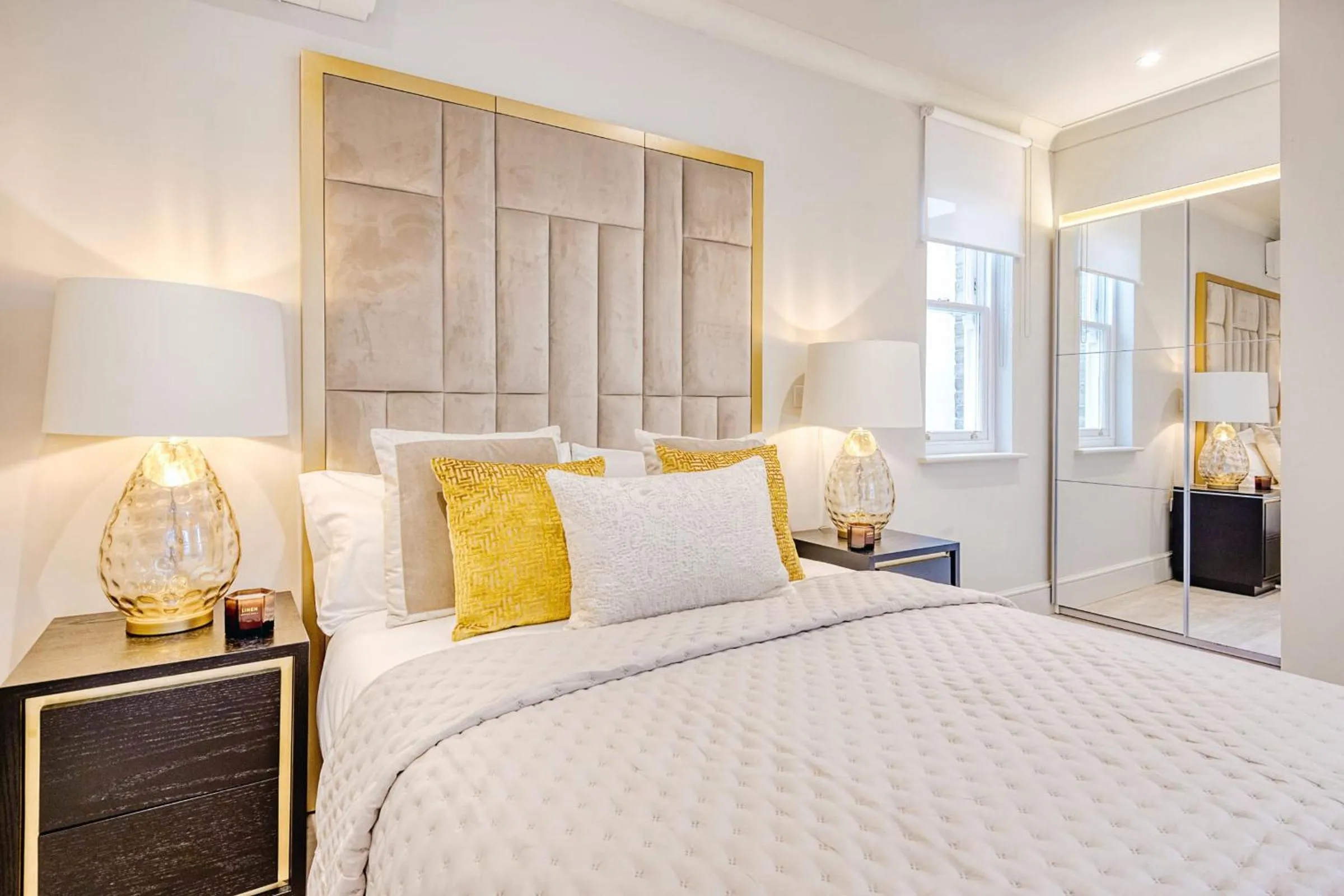 Bed in Marble Arch Suite 3